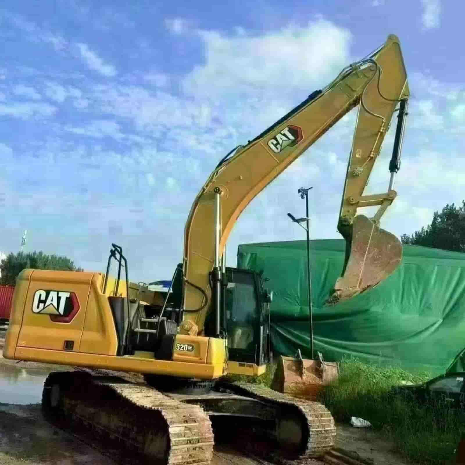 400 HOURS CAT 320GC Excavator