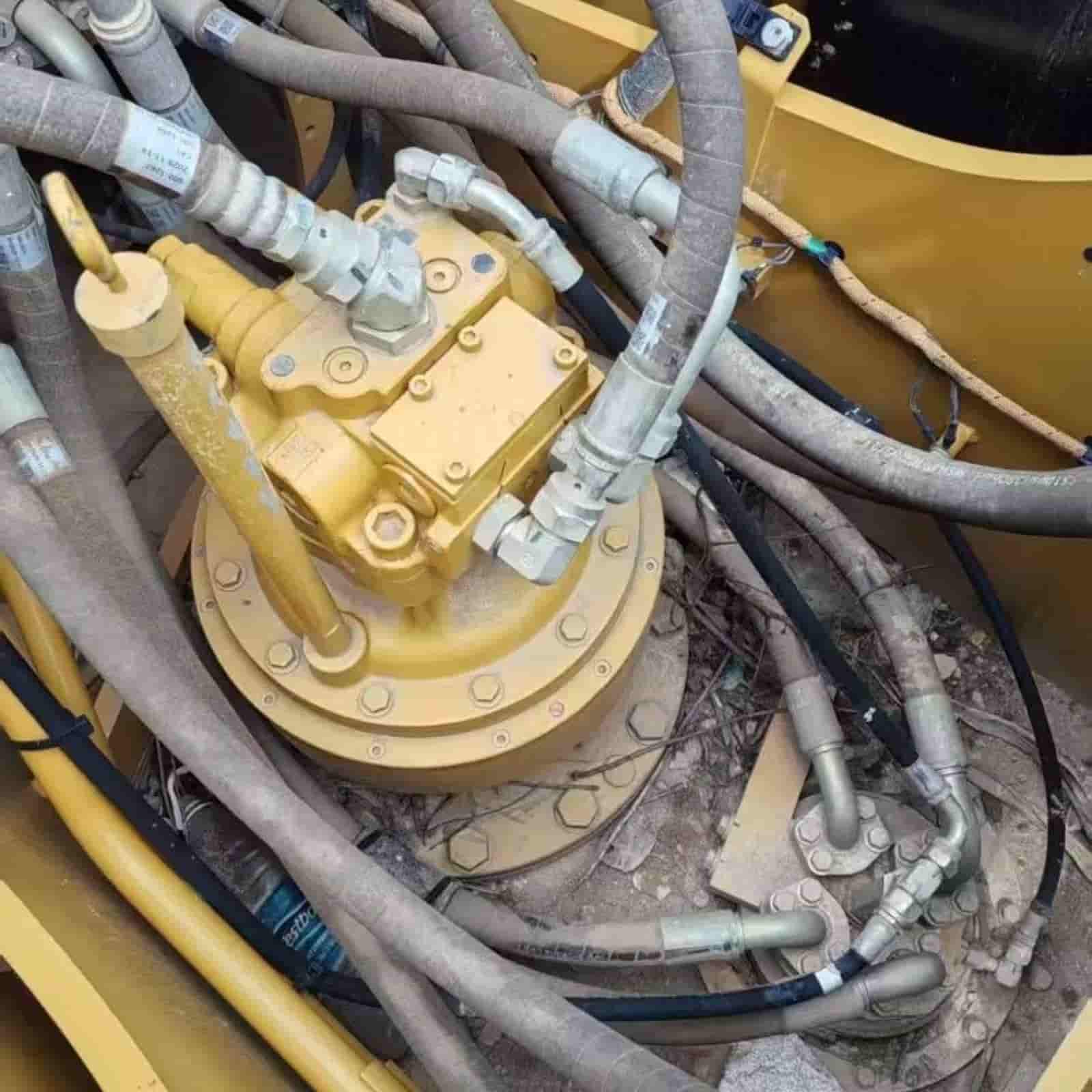 613 HOURS CAT 320GX Excavator