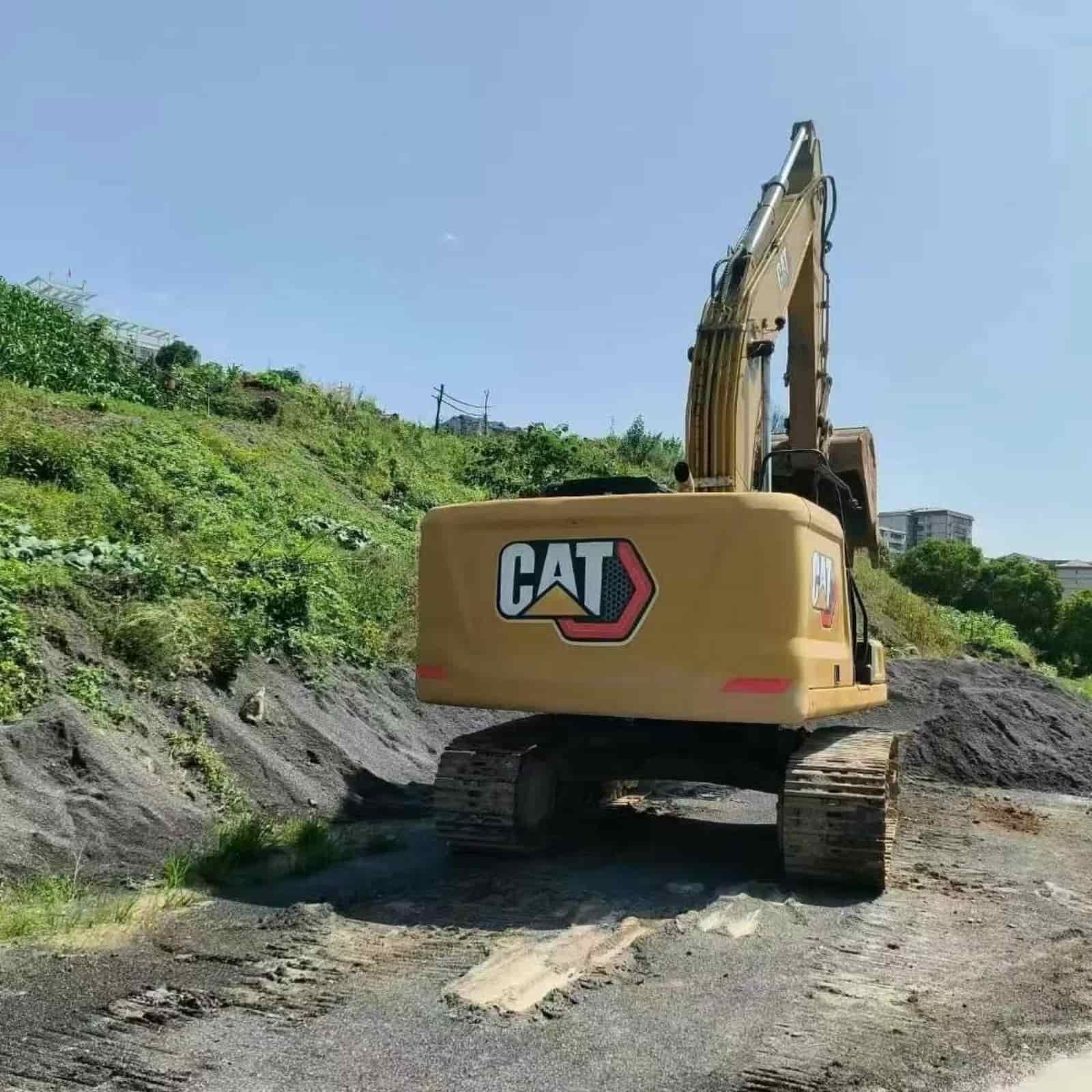 CAT 320 Excavator