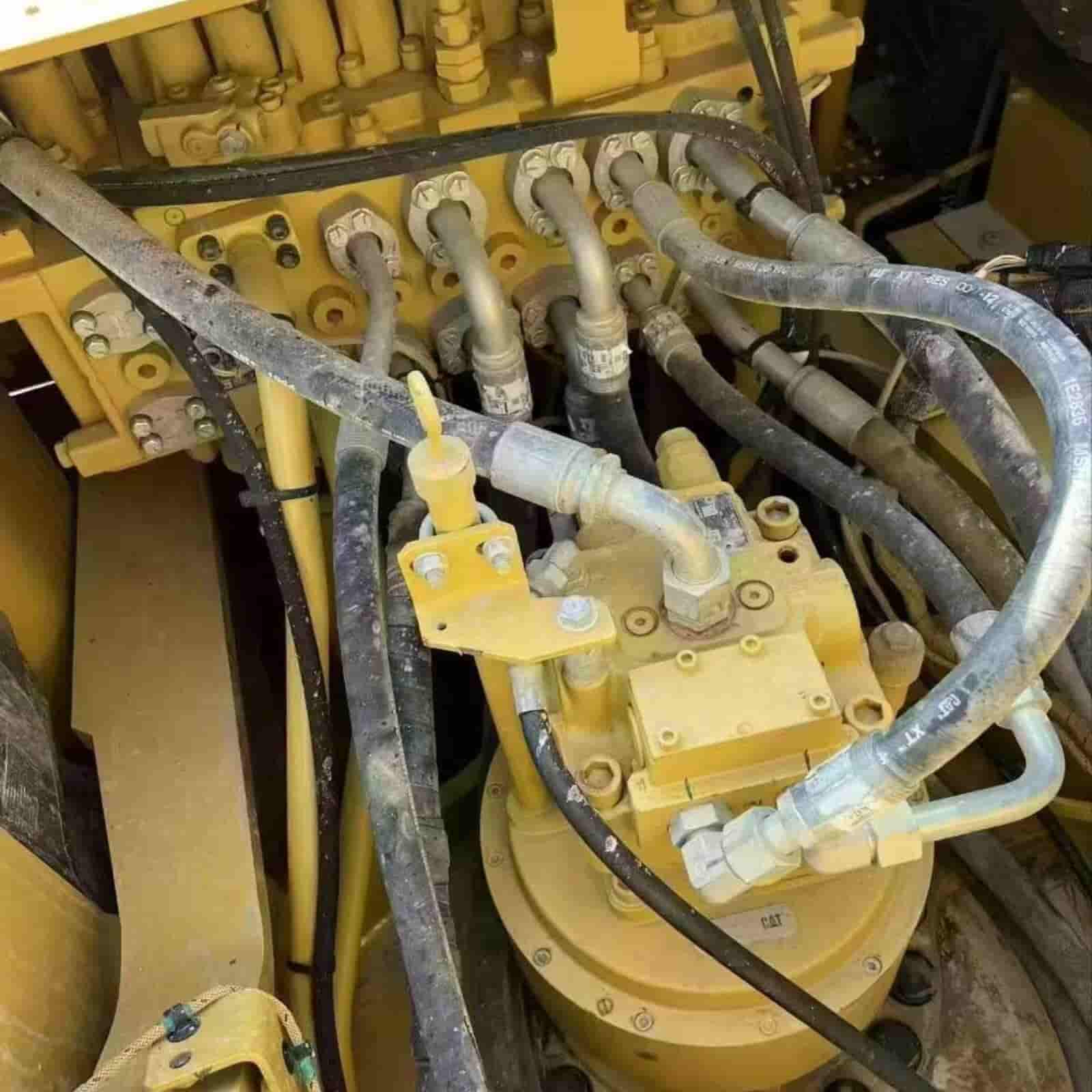 312 HOURS CAT 330 Excavator