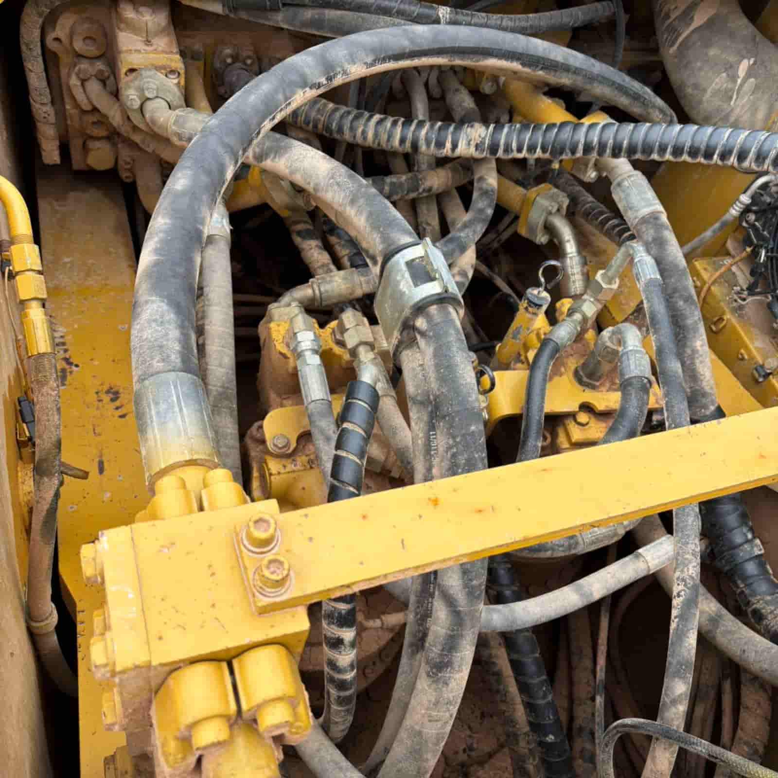 1807 HOURS CAT 349DL Excavator