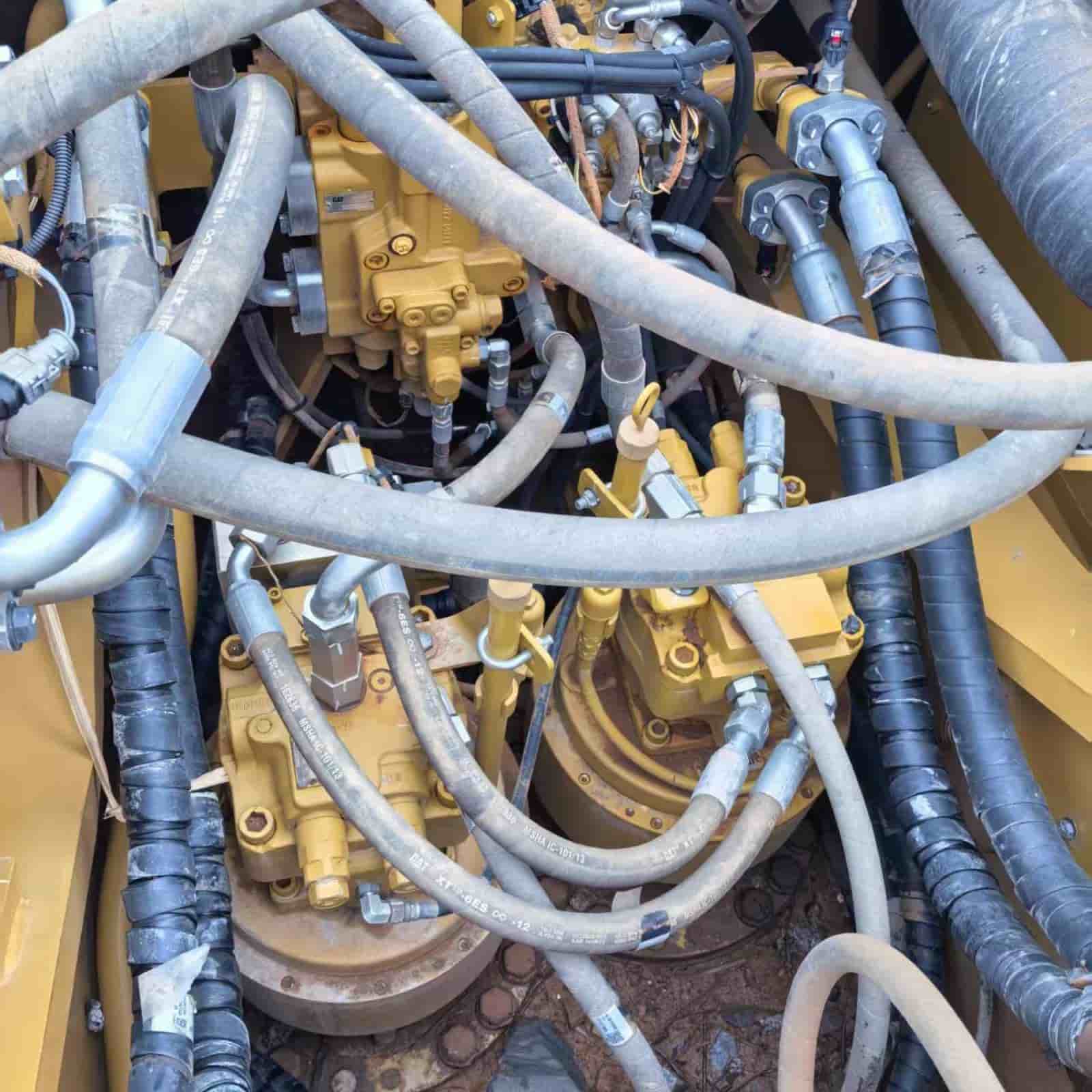 316 HOURS CAT 355 Excavator