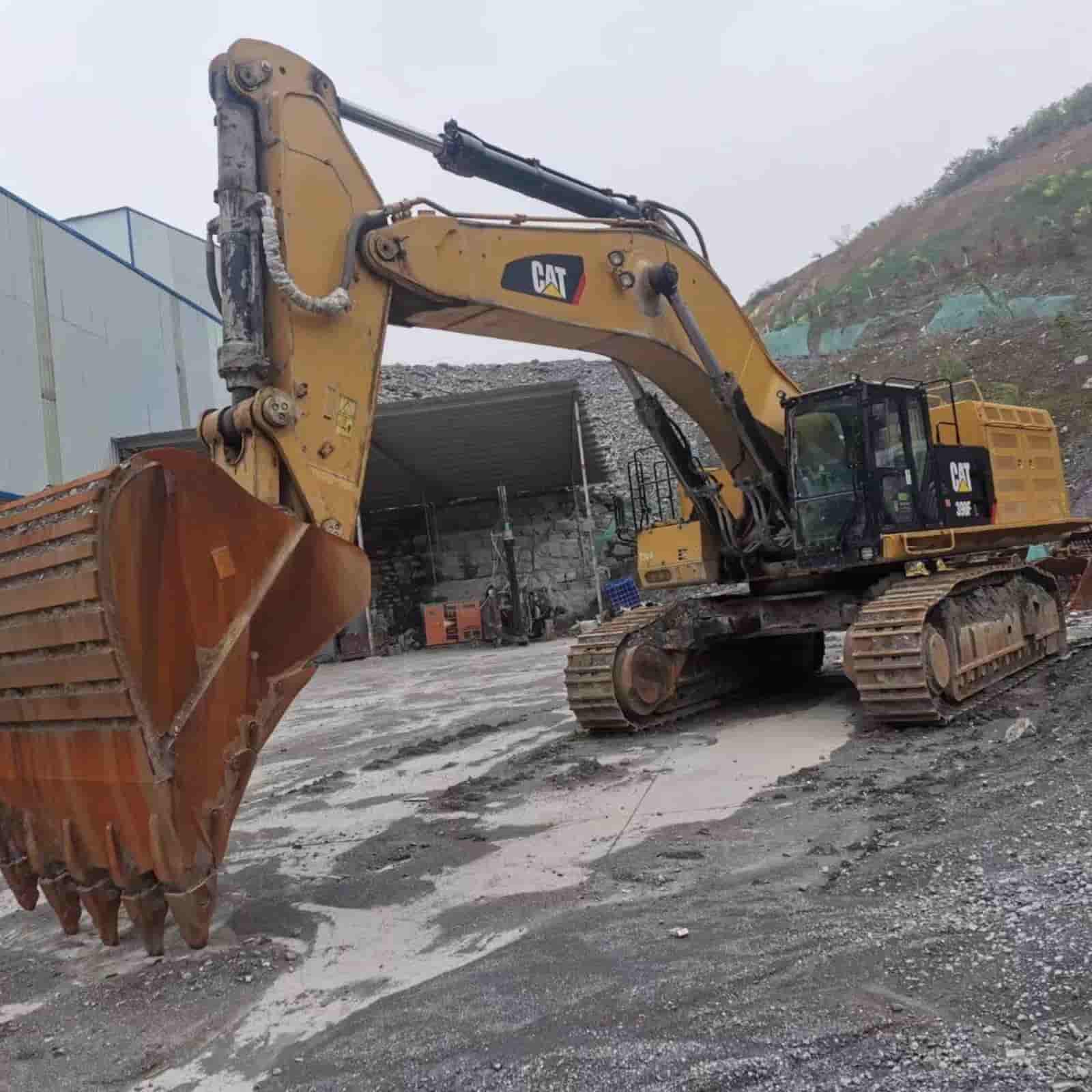 1511 HOURS CAT 390FL Excavator