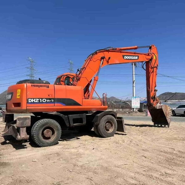 3325 HOURS DOOSAN 210-7W Excavator