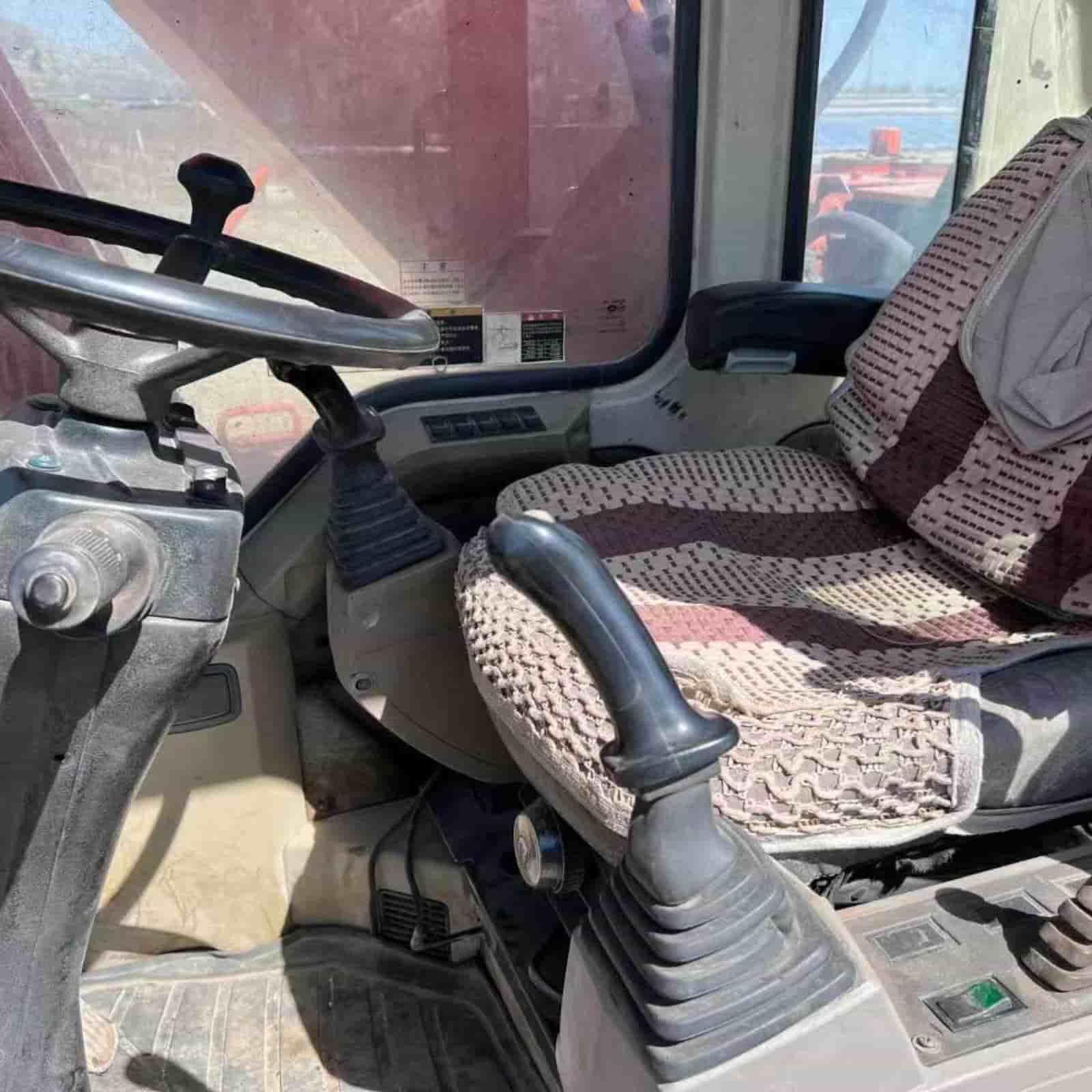 3325 HOURS DOOSAN 210-7W Excavator
