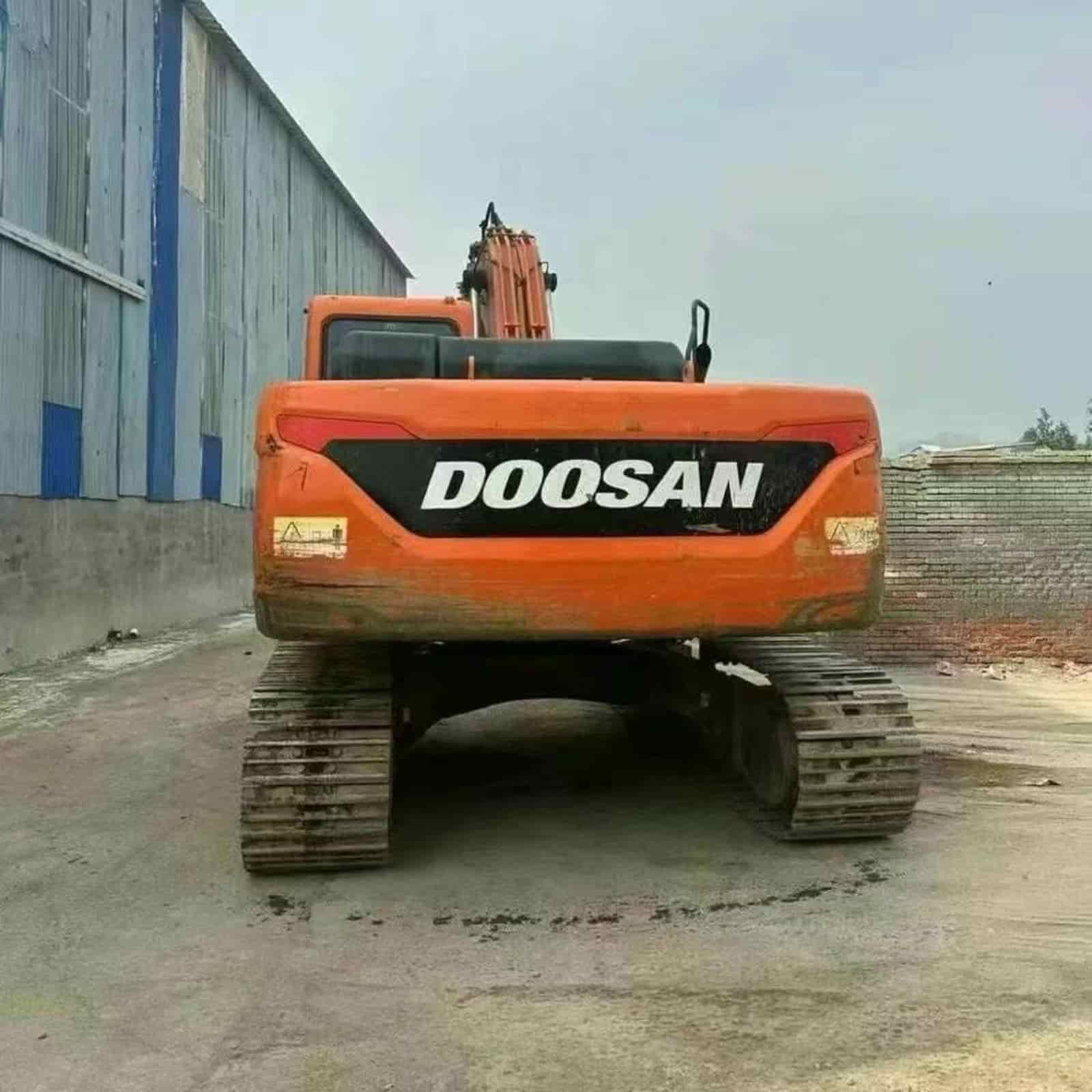 DOOSAN 225-9c Excavator