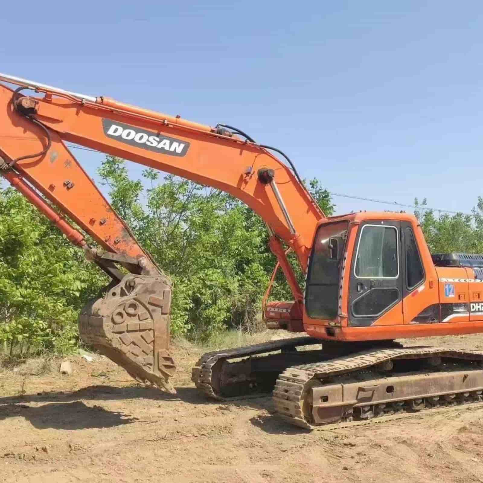 DOOSAN DH225-7 Excavator