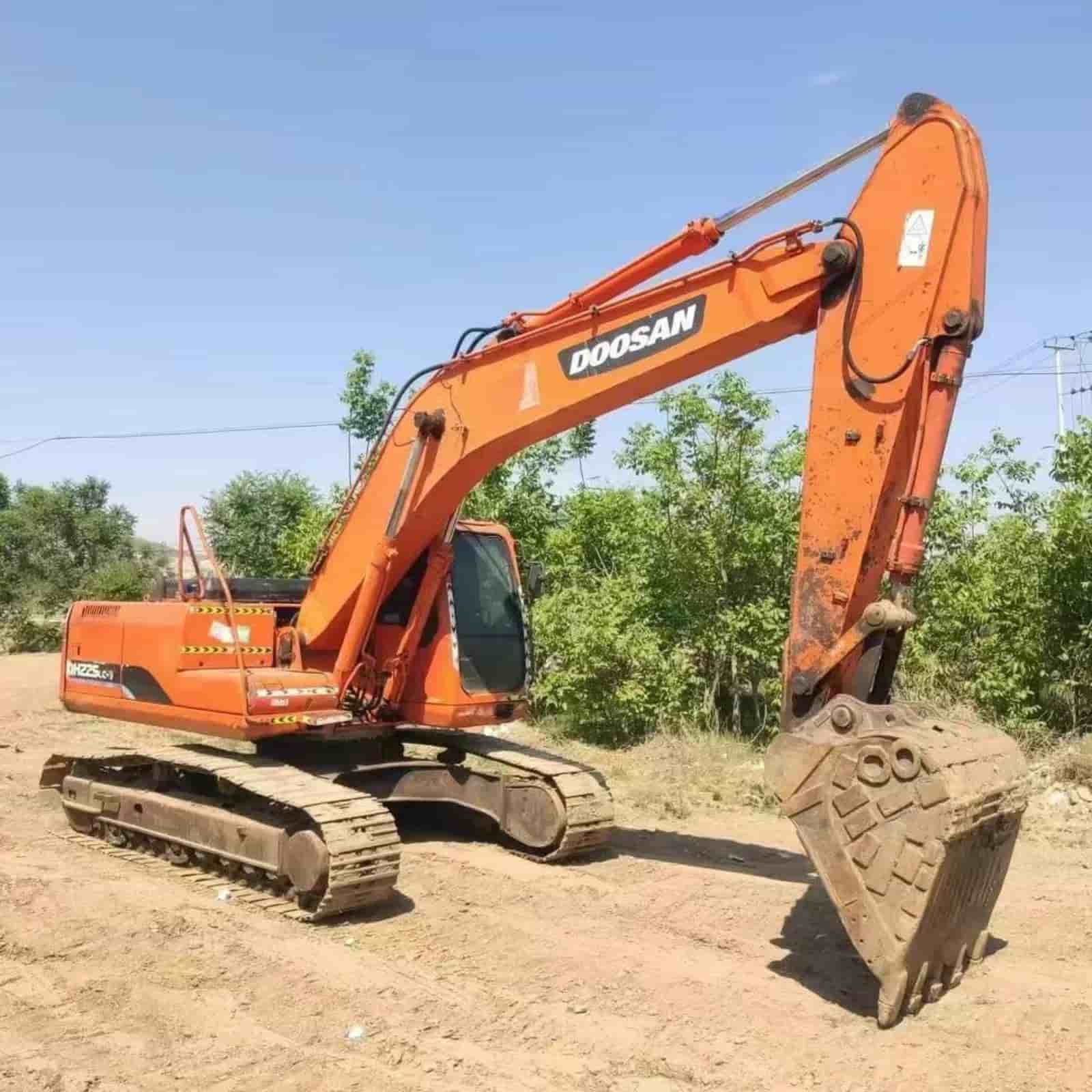 DOOSAN DH225-7 Excavator
