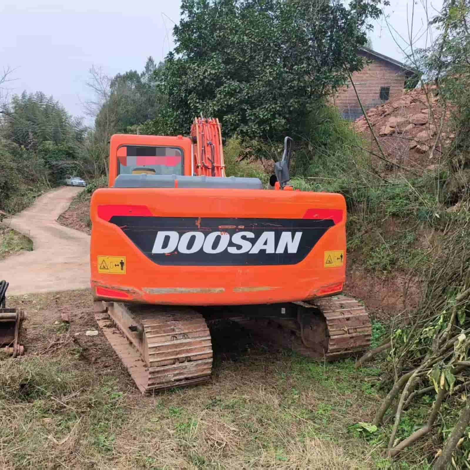DOOSAN dx130LC-9c Excavator