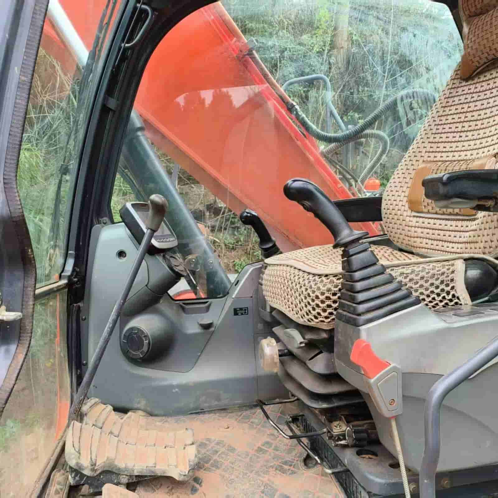 DOOSAN dx130LC-9c Excavator