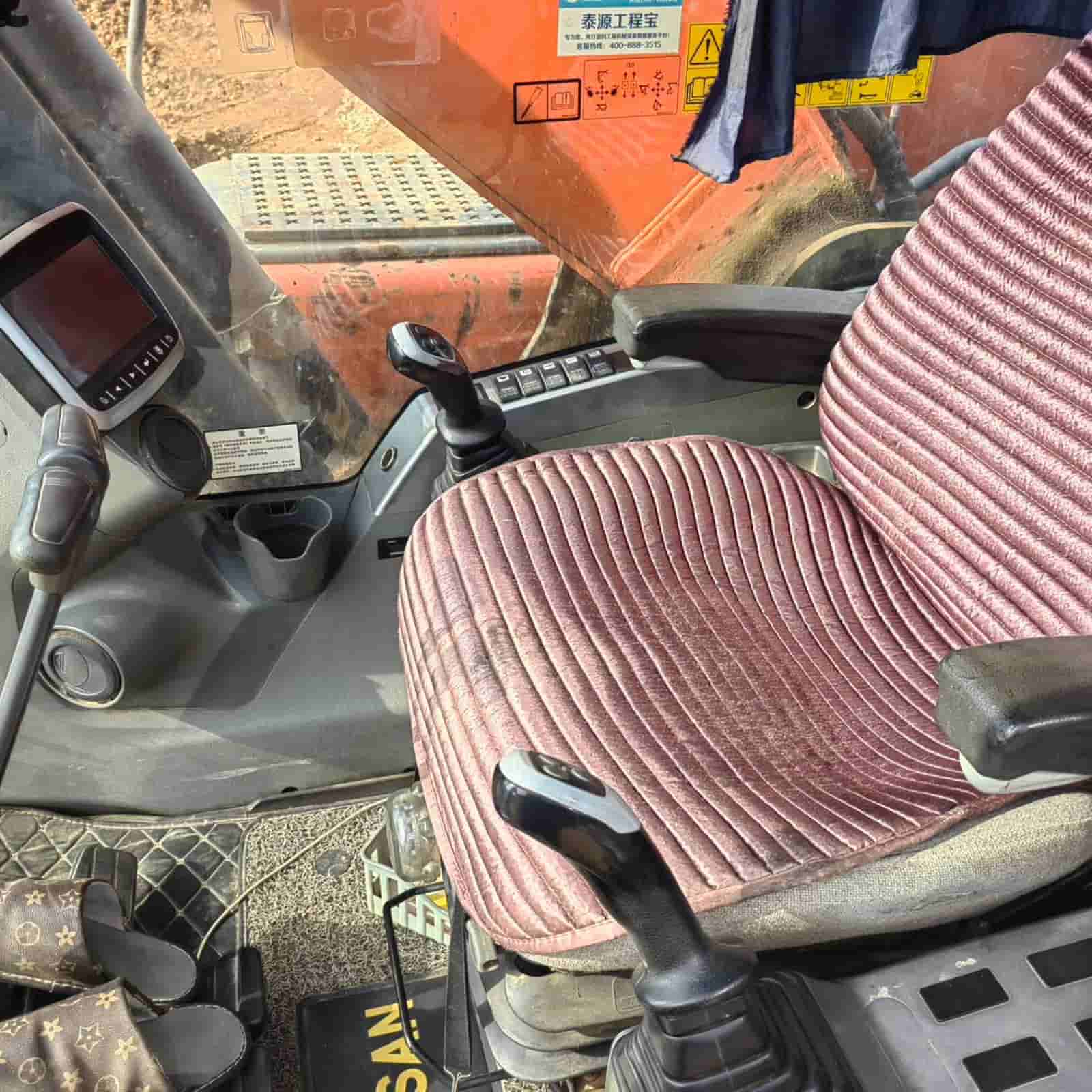 888 HOURS DOOSAN dx215-9c Excavator