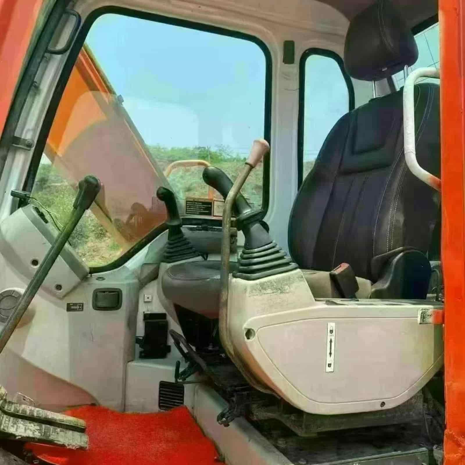 3451 HOURS DOOSAN DX80 Excavator