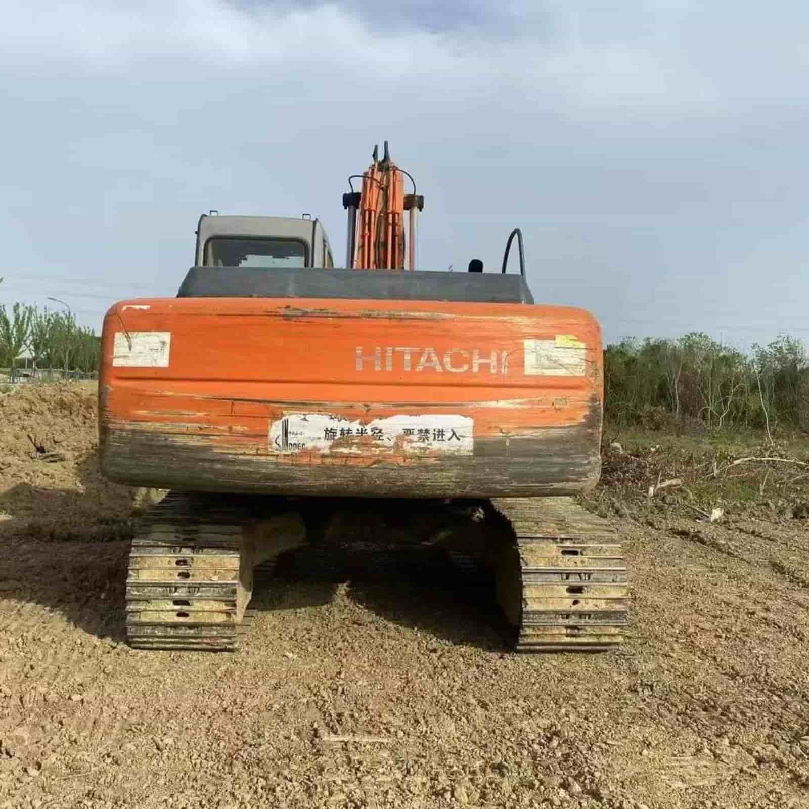622 HOURS HITACHI 200-6 Excavator