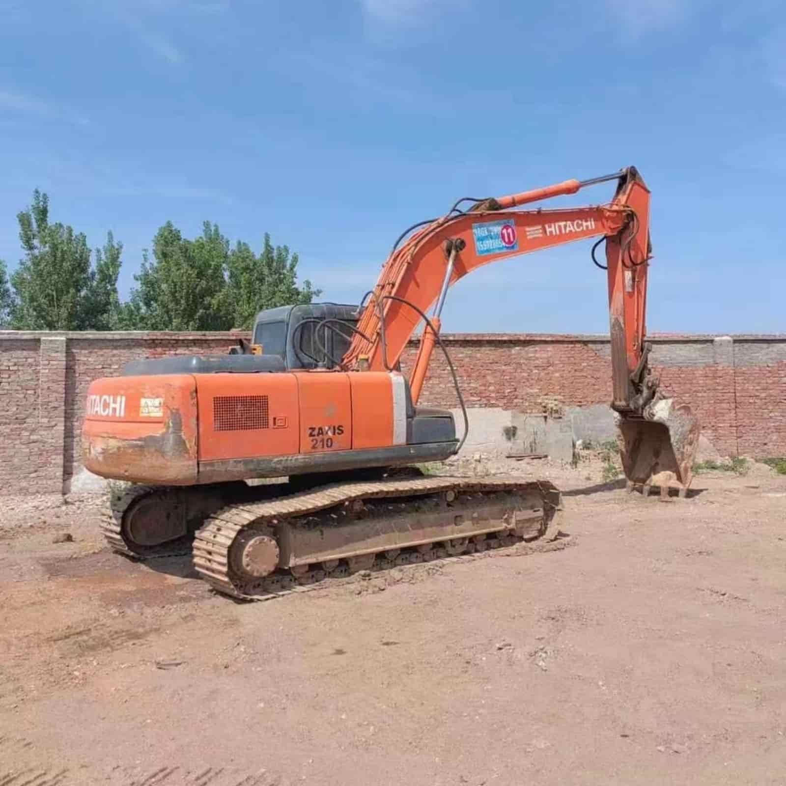 HITACHI 210-3G Excavator