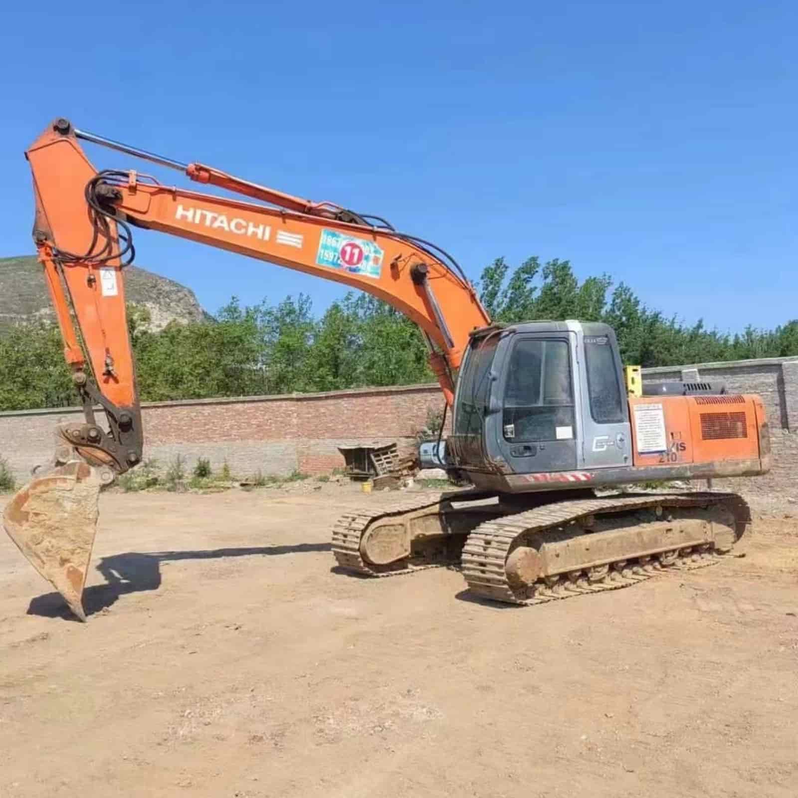 HITACHI 210-3G Excavator