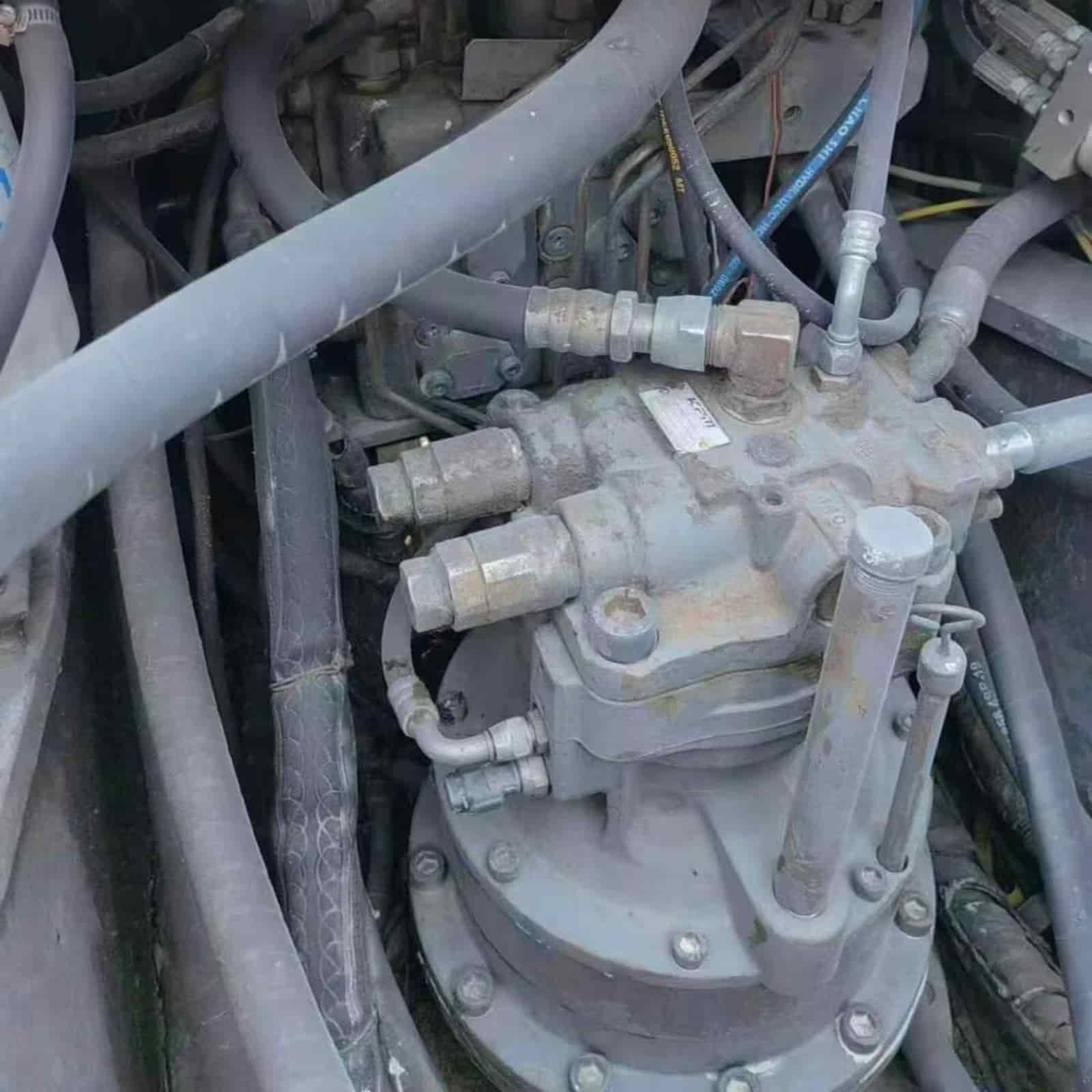 HITACHI 210-3G Excavator