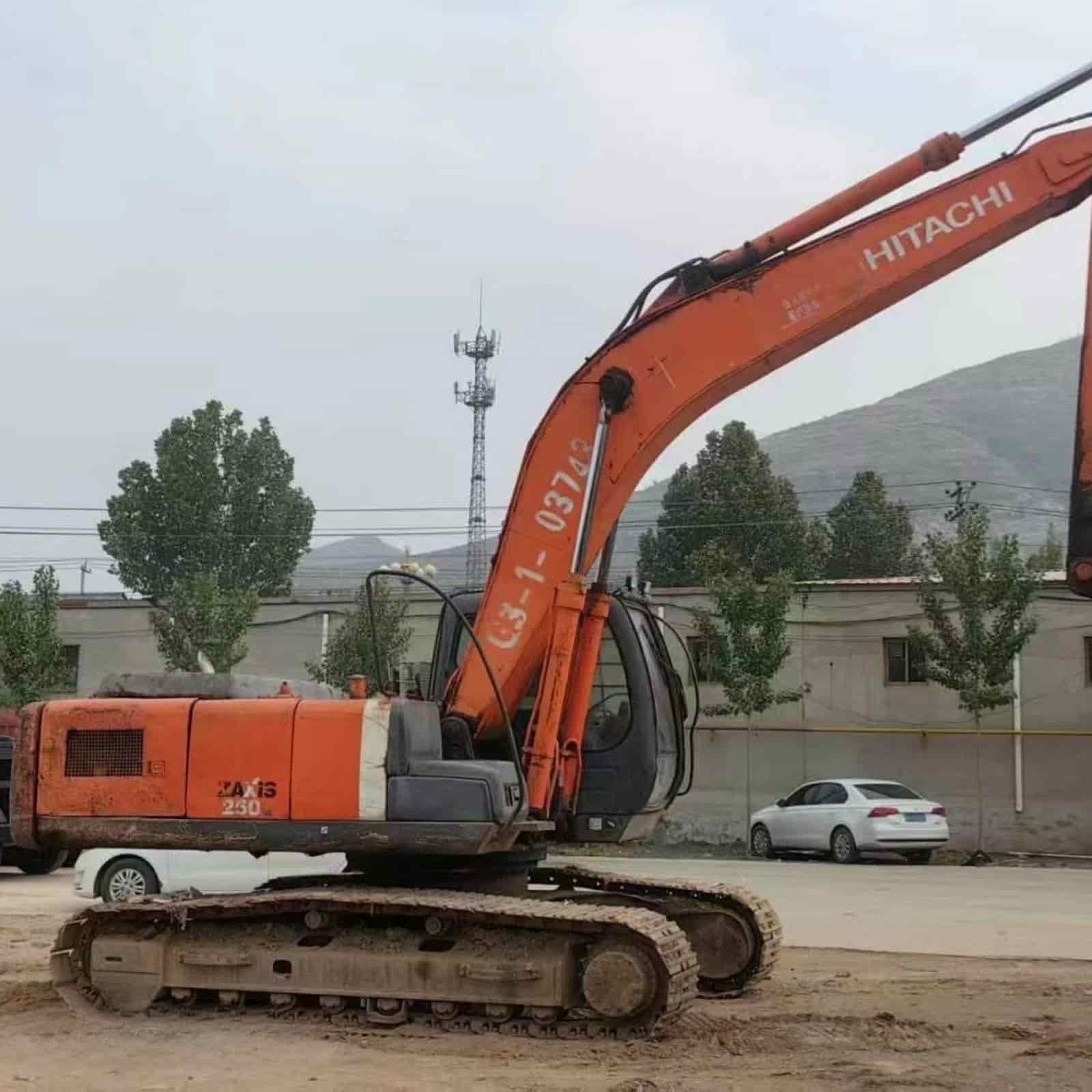 HITACHI 250-3G Excavator
