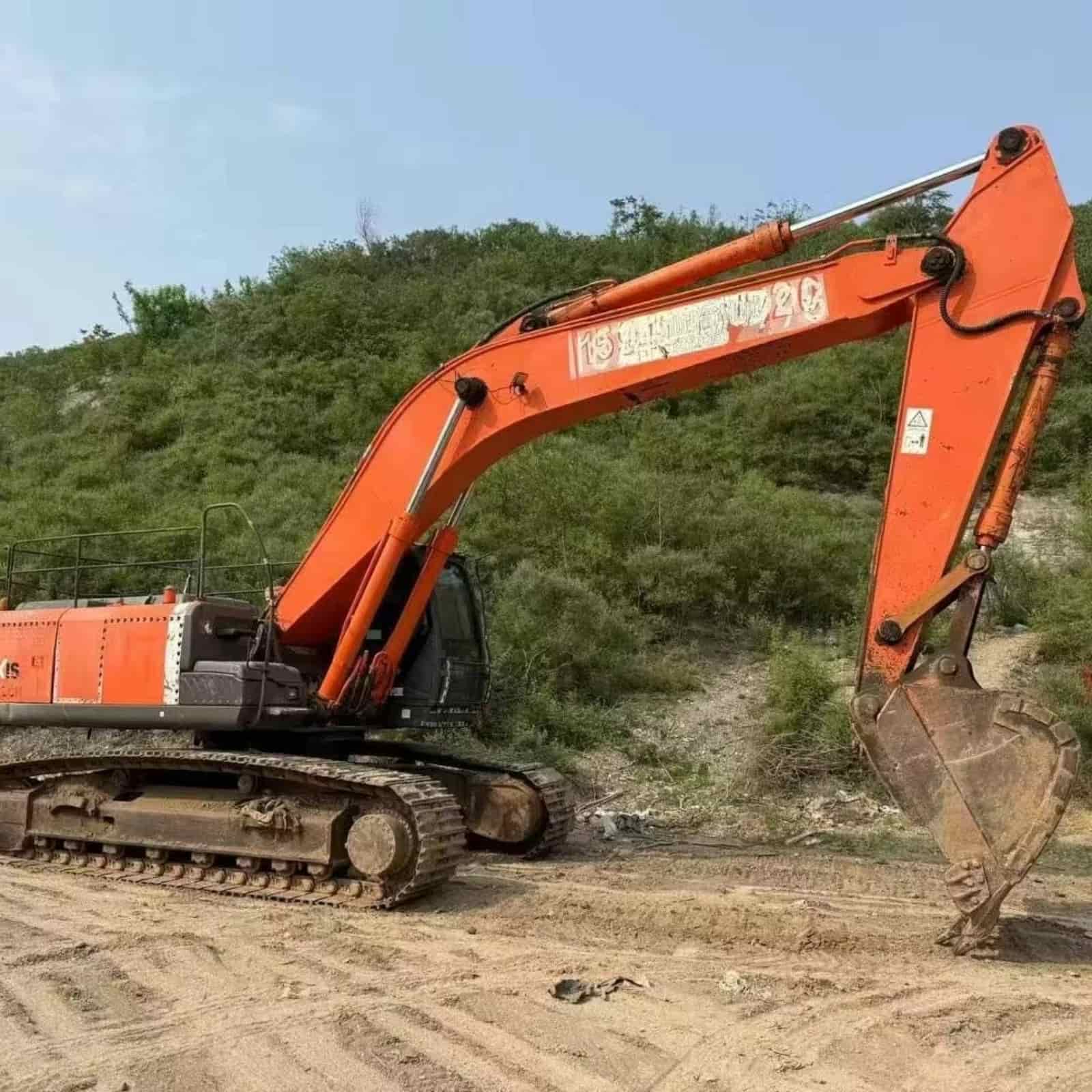 HITACHI 350-3 Excavator