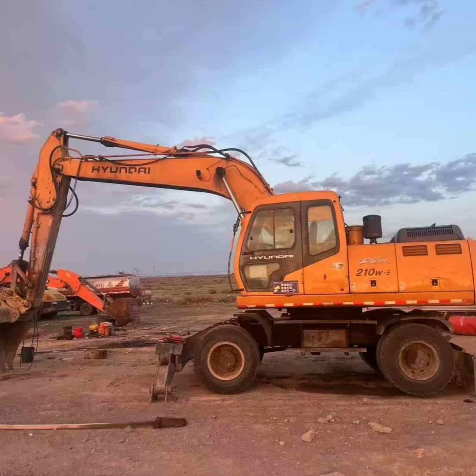 HYUNDA 210-5 Excavator