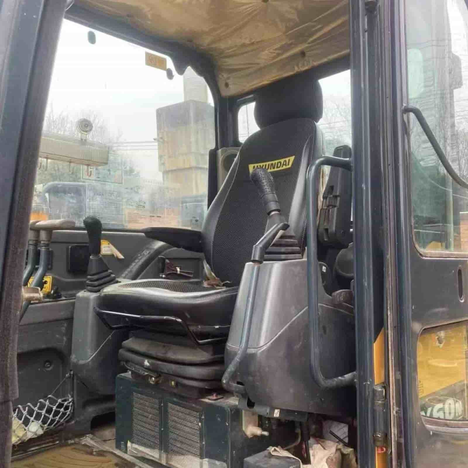 HYUNDAI 60VS Crawler Excavator