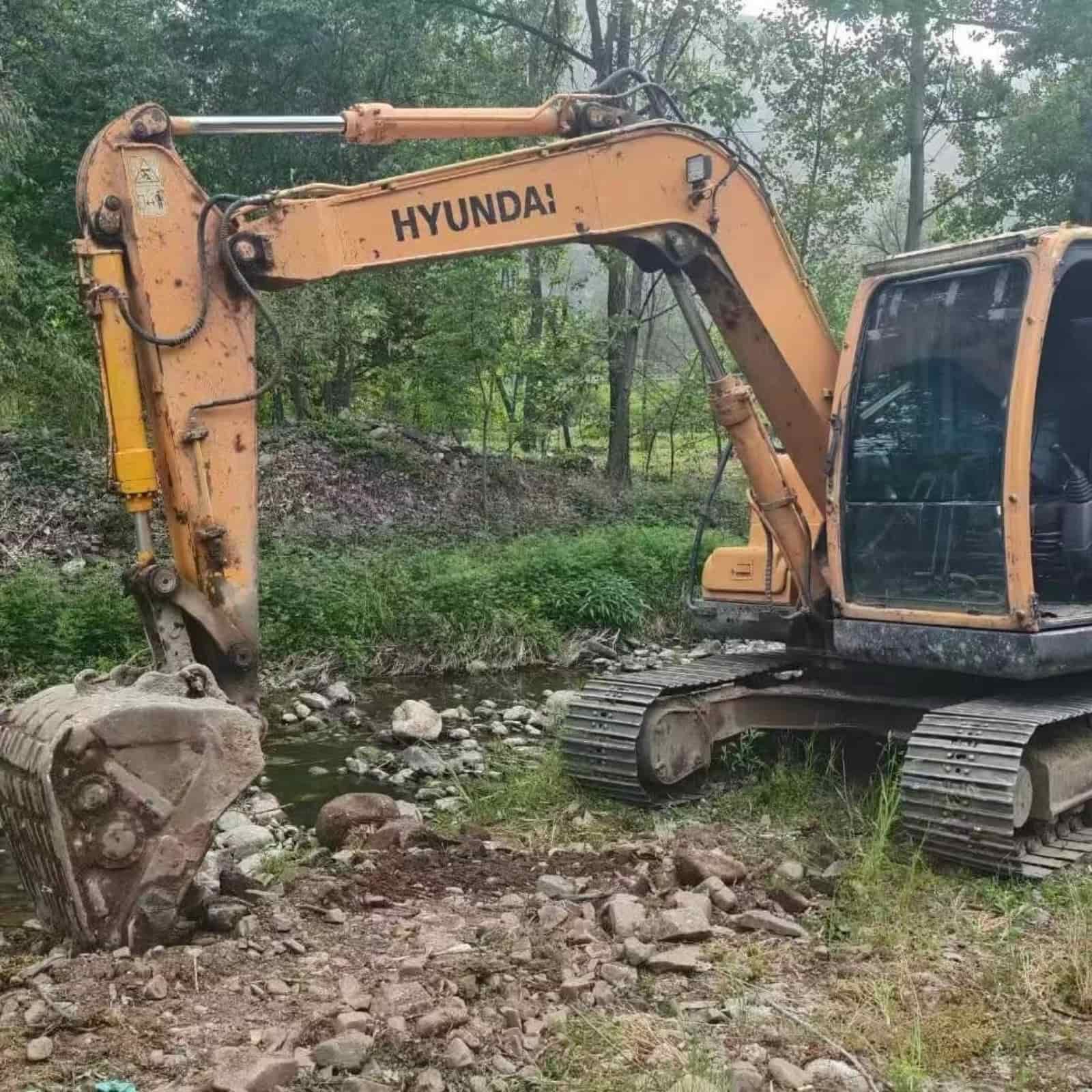 HYUNDAI 80-9 Excavator