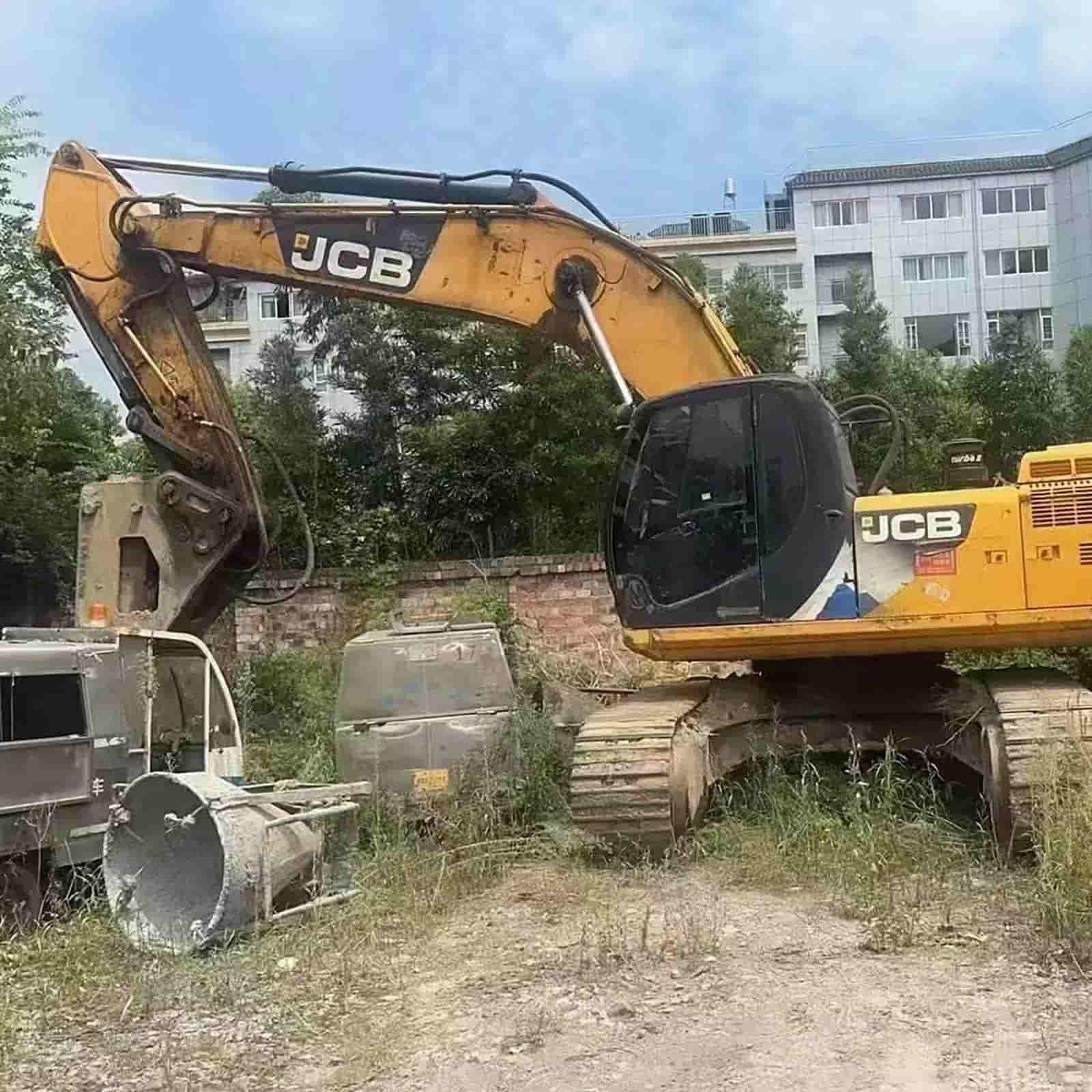 JCB 370 Crawler Excavator