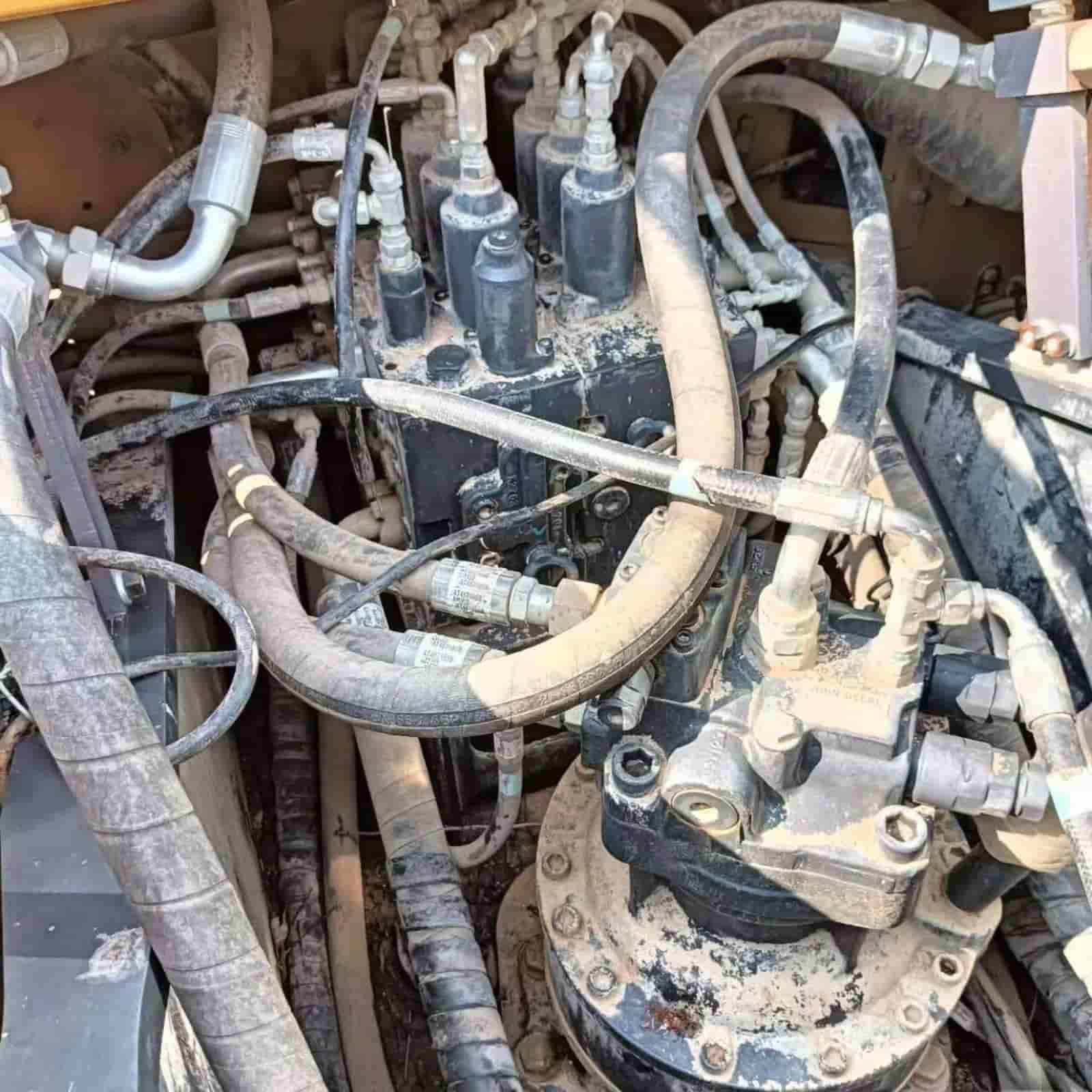 JD 210 Crawler Excavator