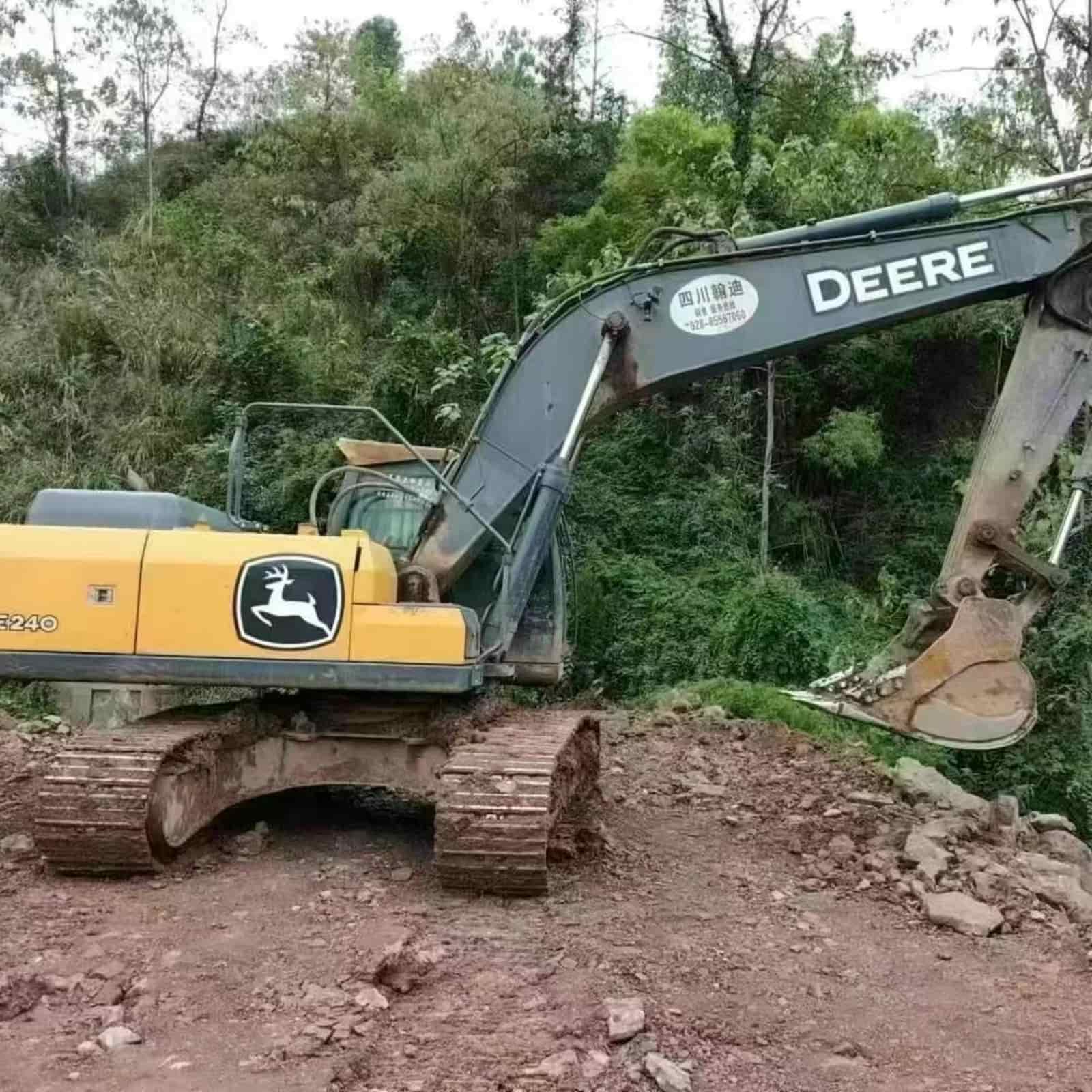 2500HOURS JD 240 Crawler Excavator