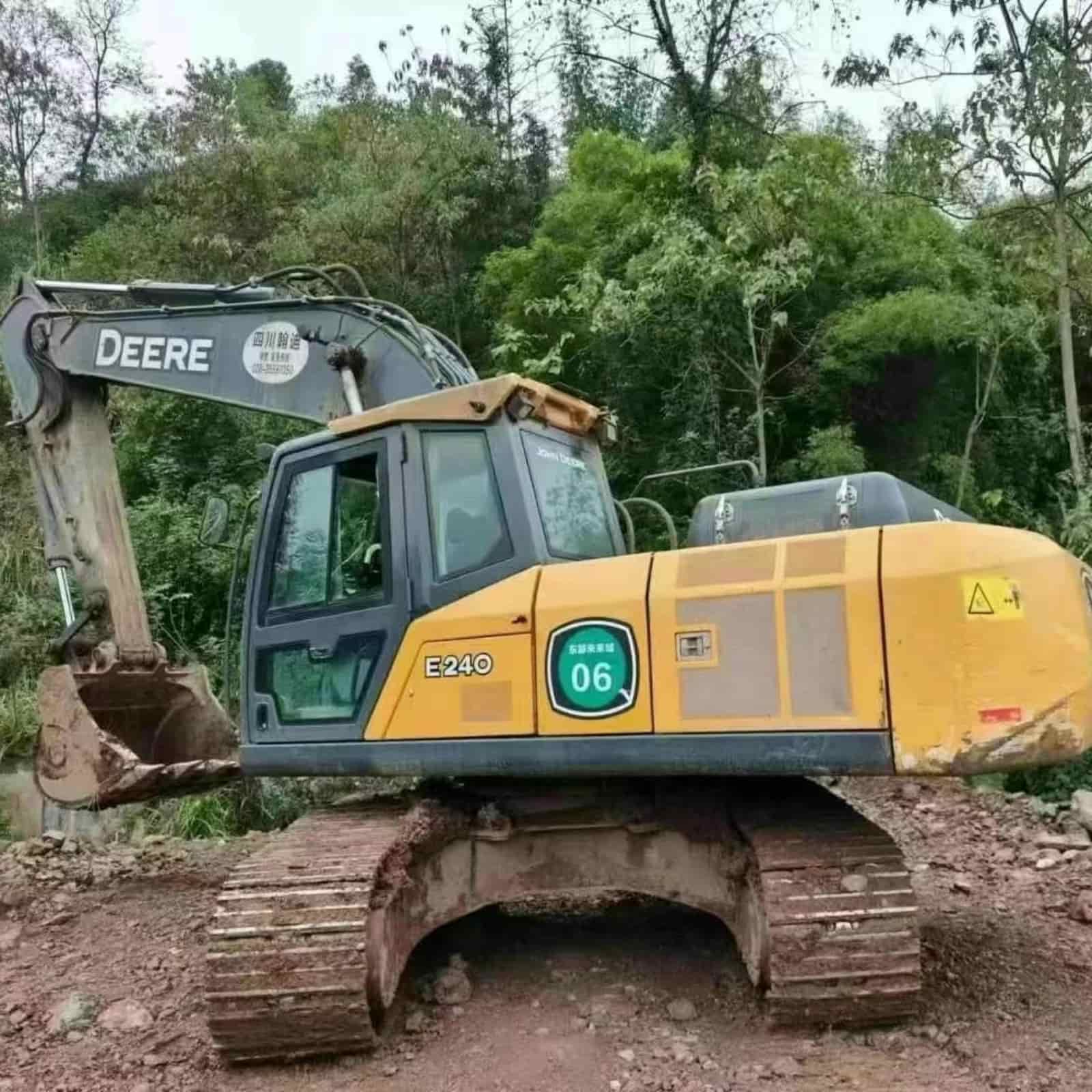 2500HOURS JD 240 Crawler Excavator