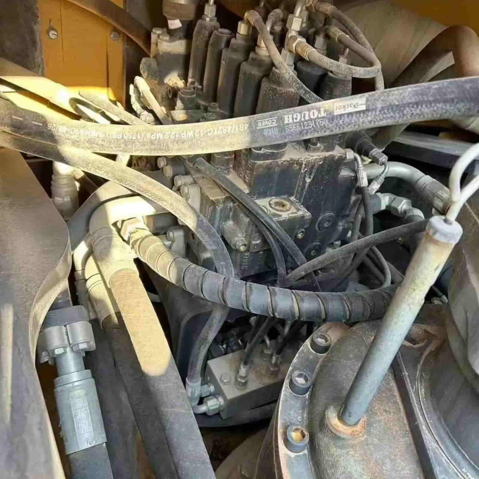 1495 HOURS JD 360 Crawler Excavator