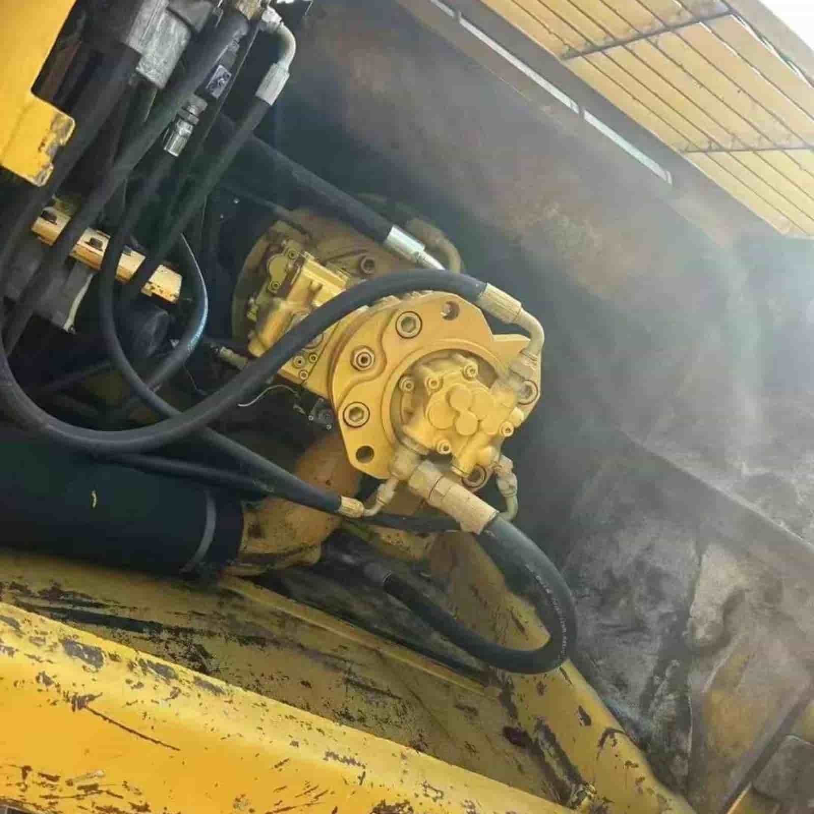 KATO 820-3 Excavator
