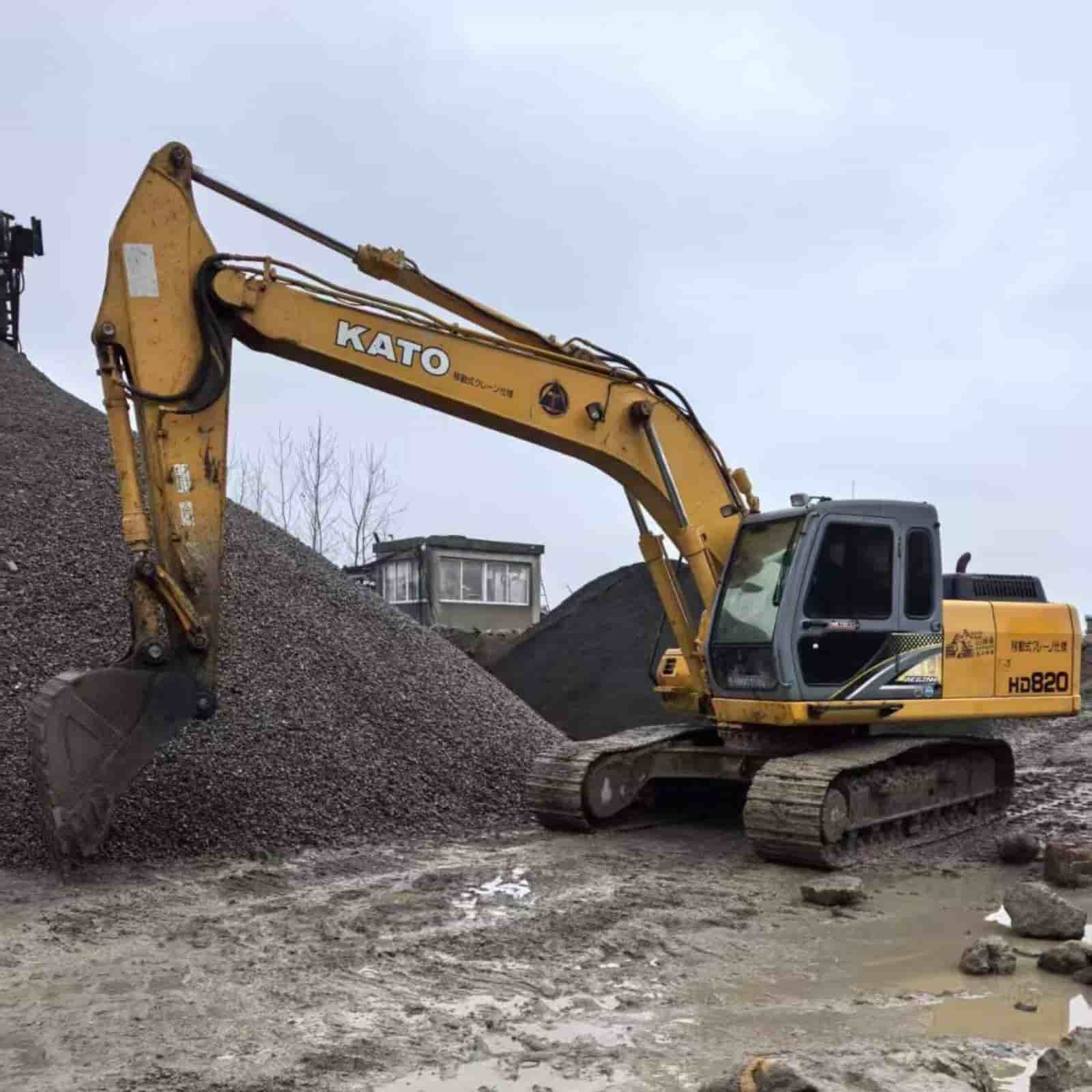 KATO 820V Excavator
