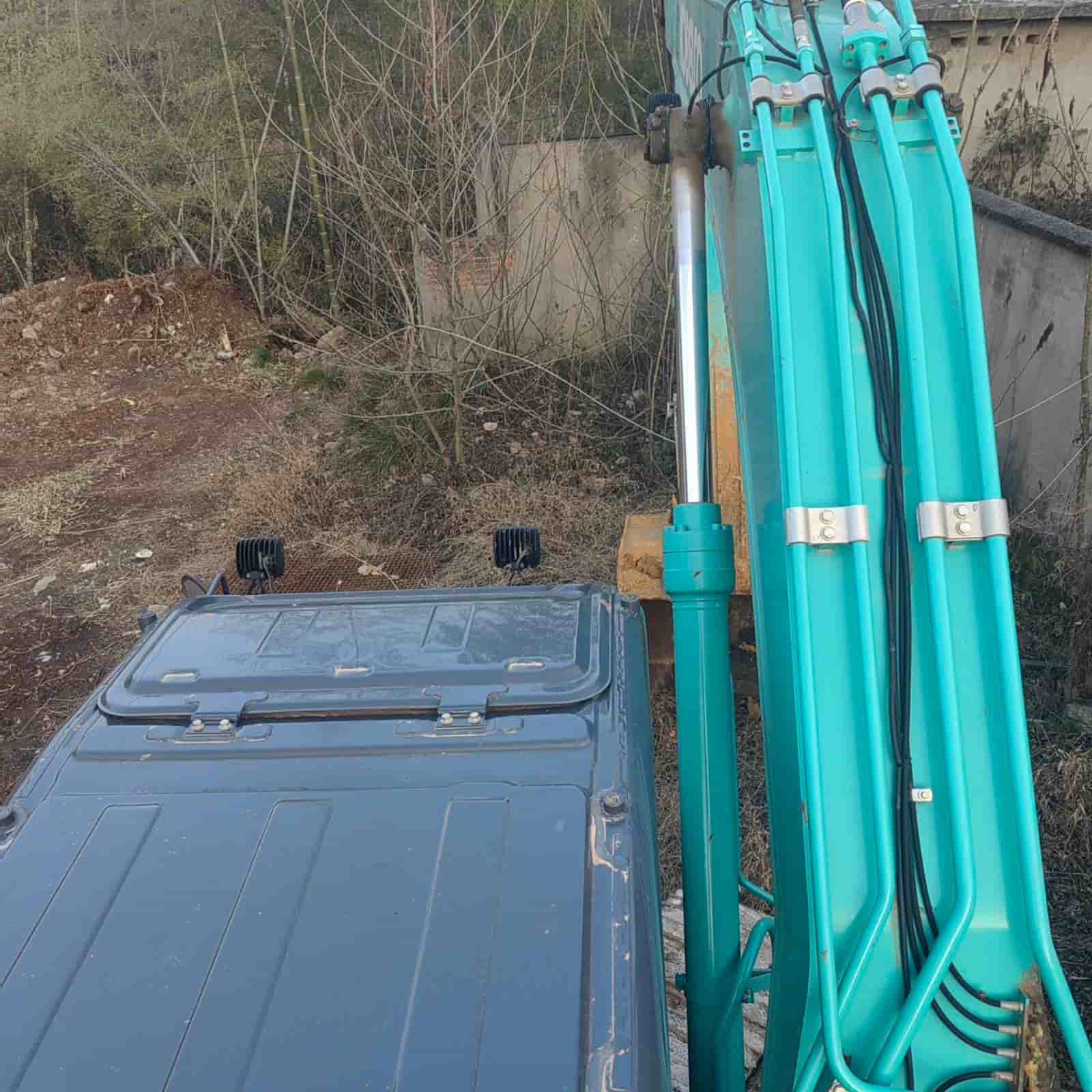 KOBELCO 200-10 Crawler Excavator