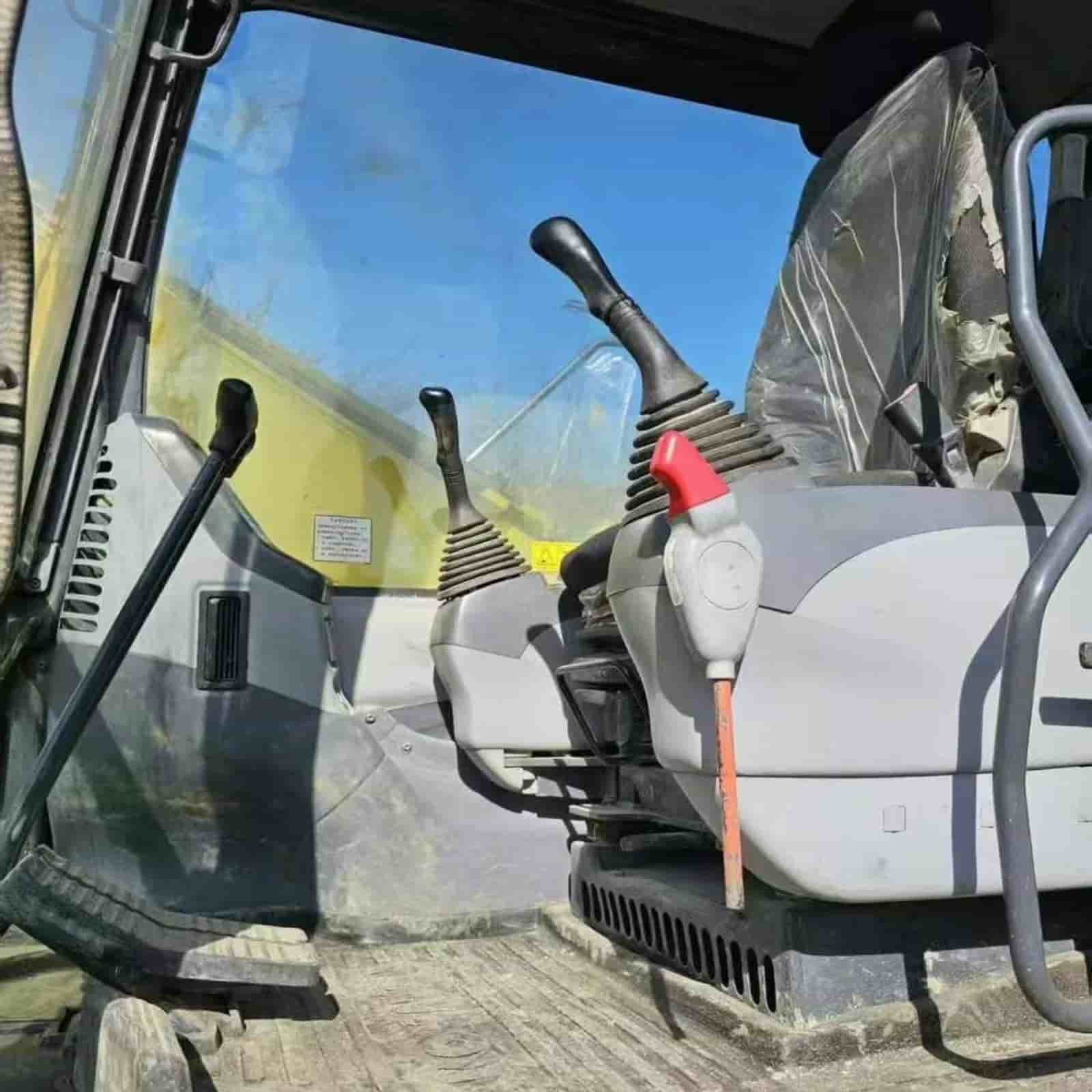 KOMATSU 160-7 Excavator
