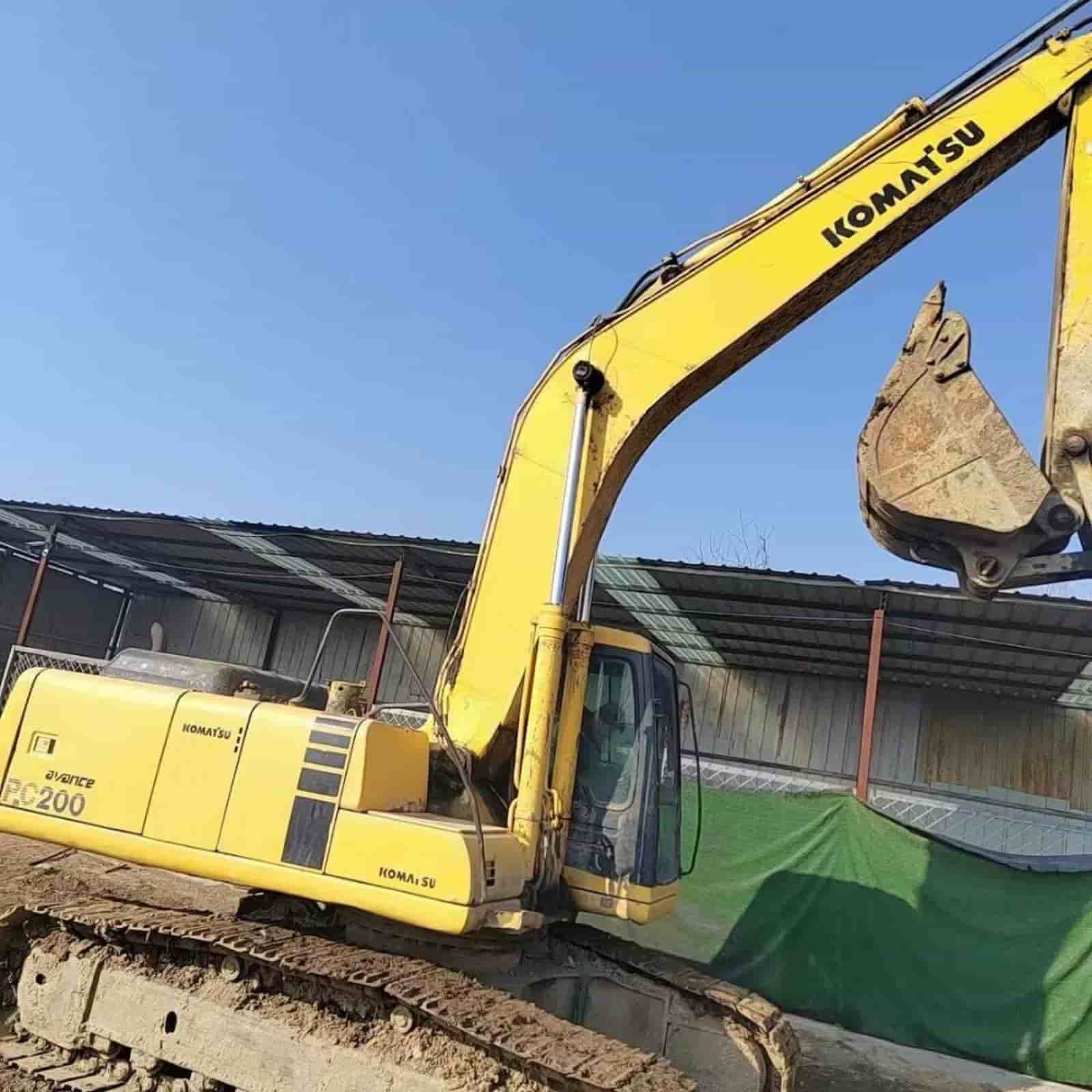 KOMATSU 200-6 Excavator