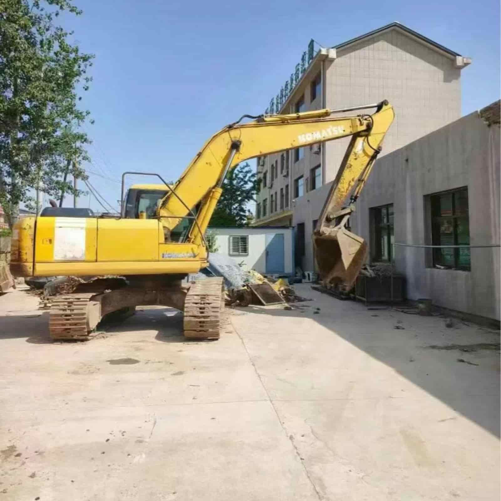 4500 HOURS KOMATSU 200-7 Excavator