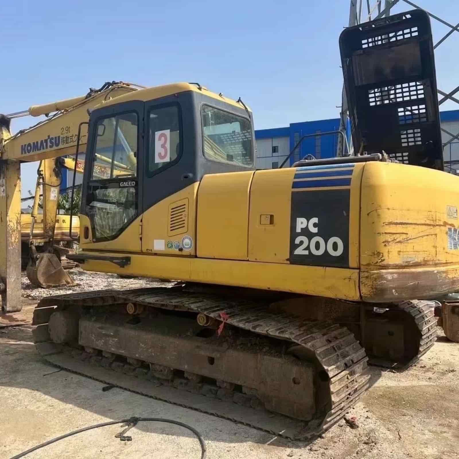 5100 HOURS KOMATSU 200-7 Excavator