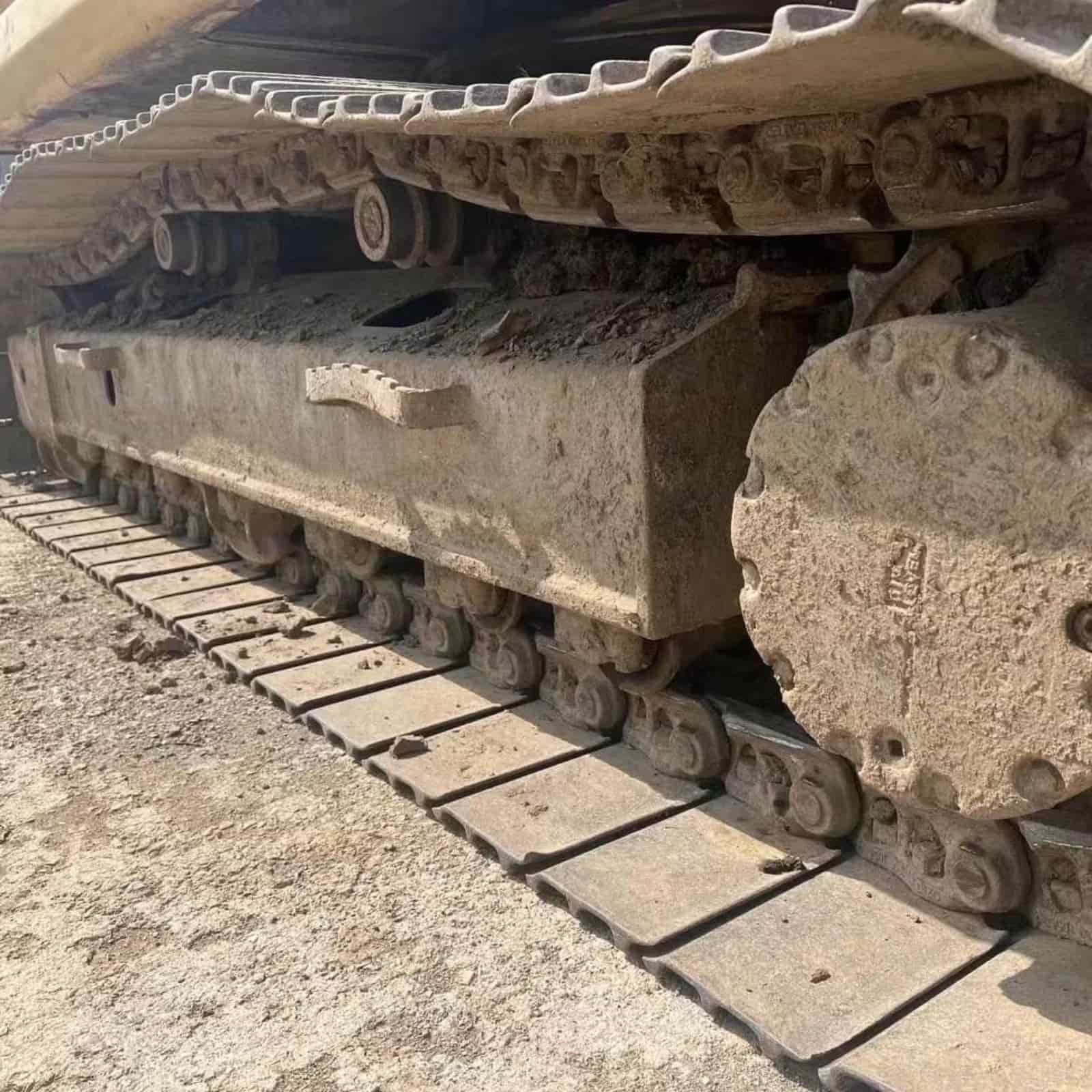 2680 HOURS KOMATSU 200-7 Excavator
