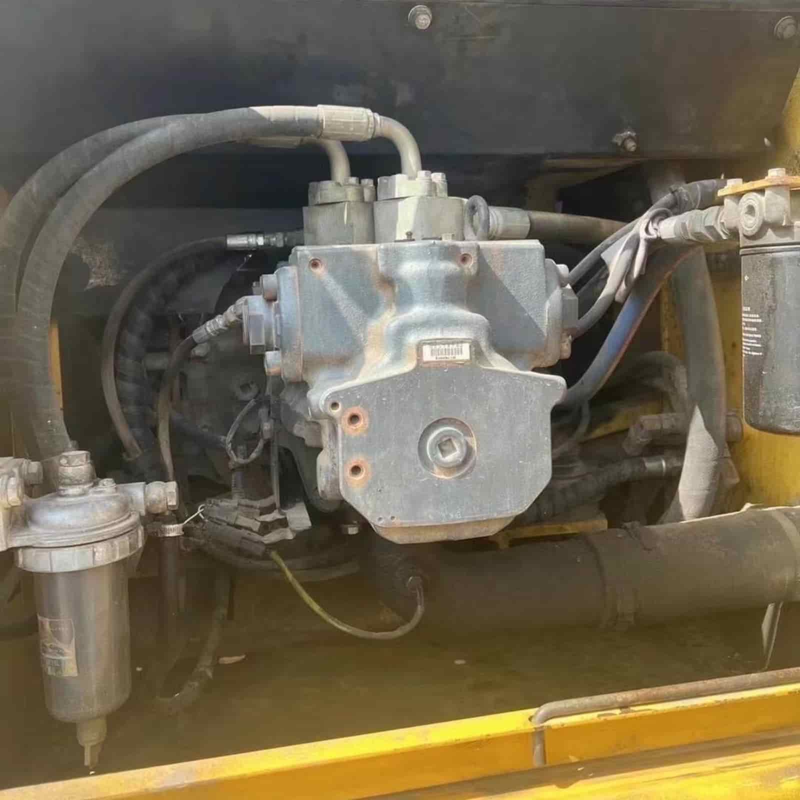 2680 HOURS KOMATSU 200-7 Excavator