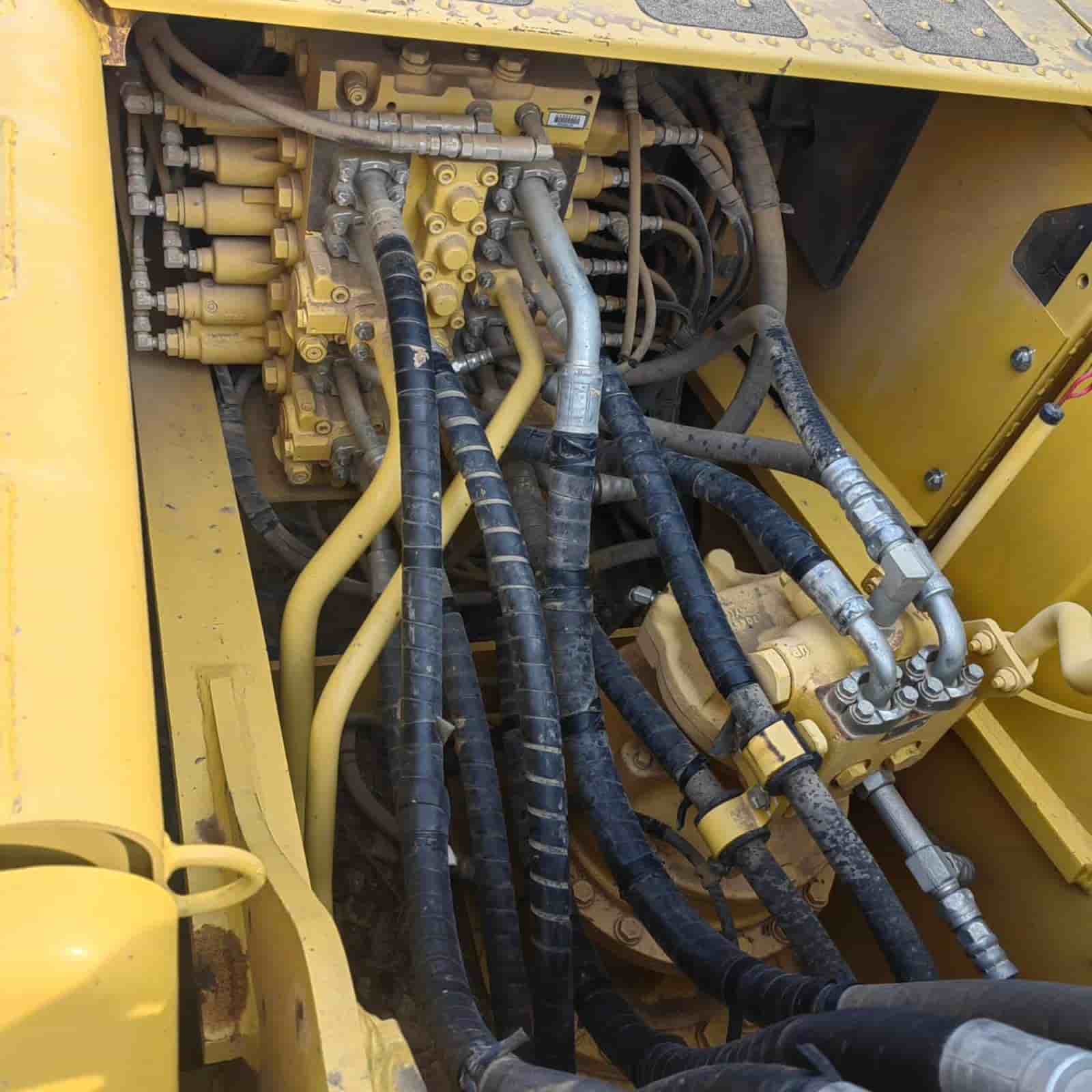 508 HOURS KOMATSU 200MO Excavator