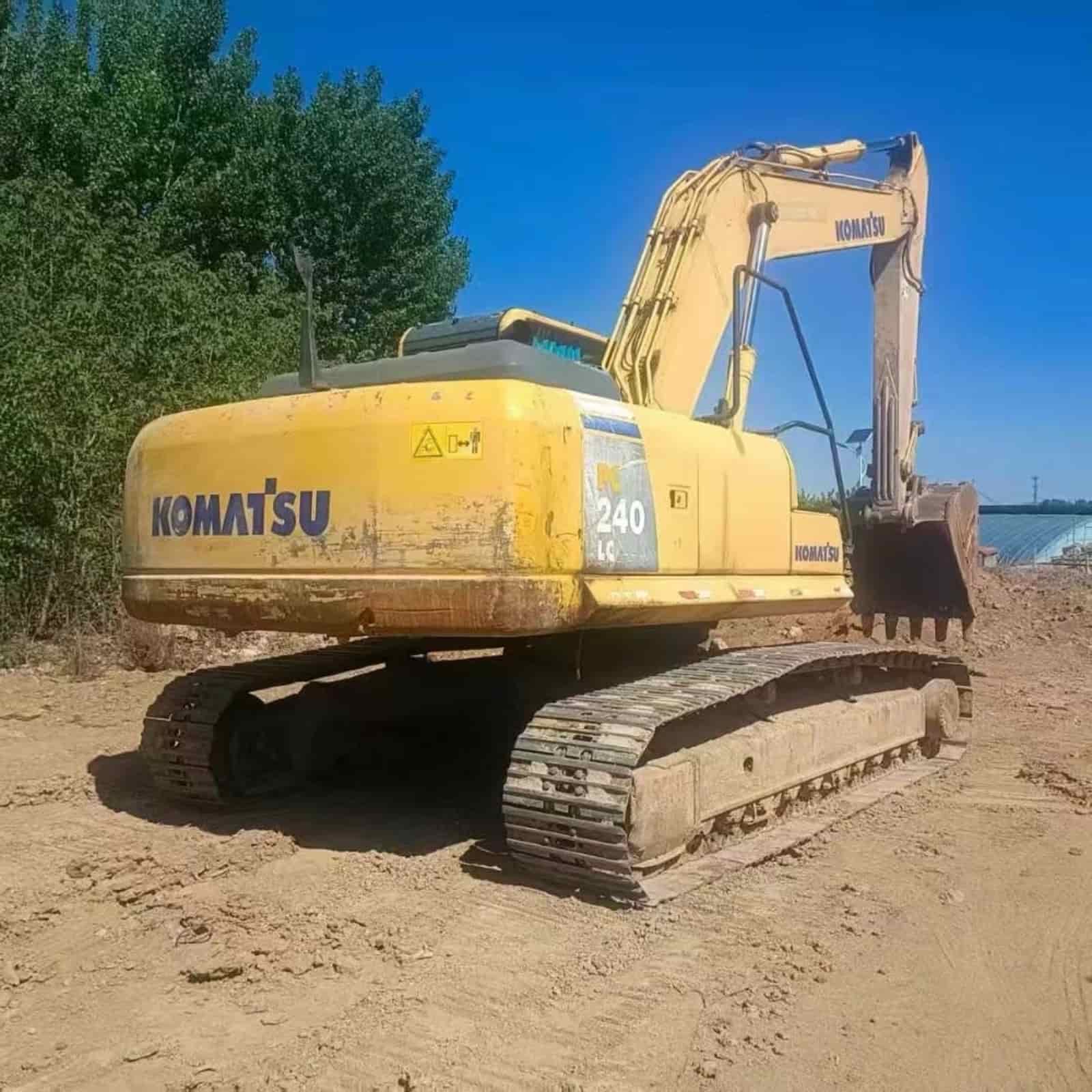 KOMATSU 240-8 Excavator