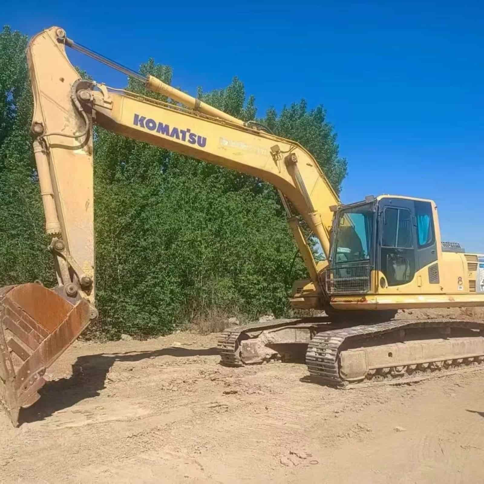 KOMATSU 240-8 Excavator