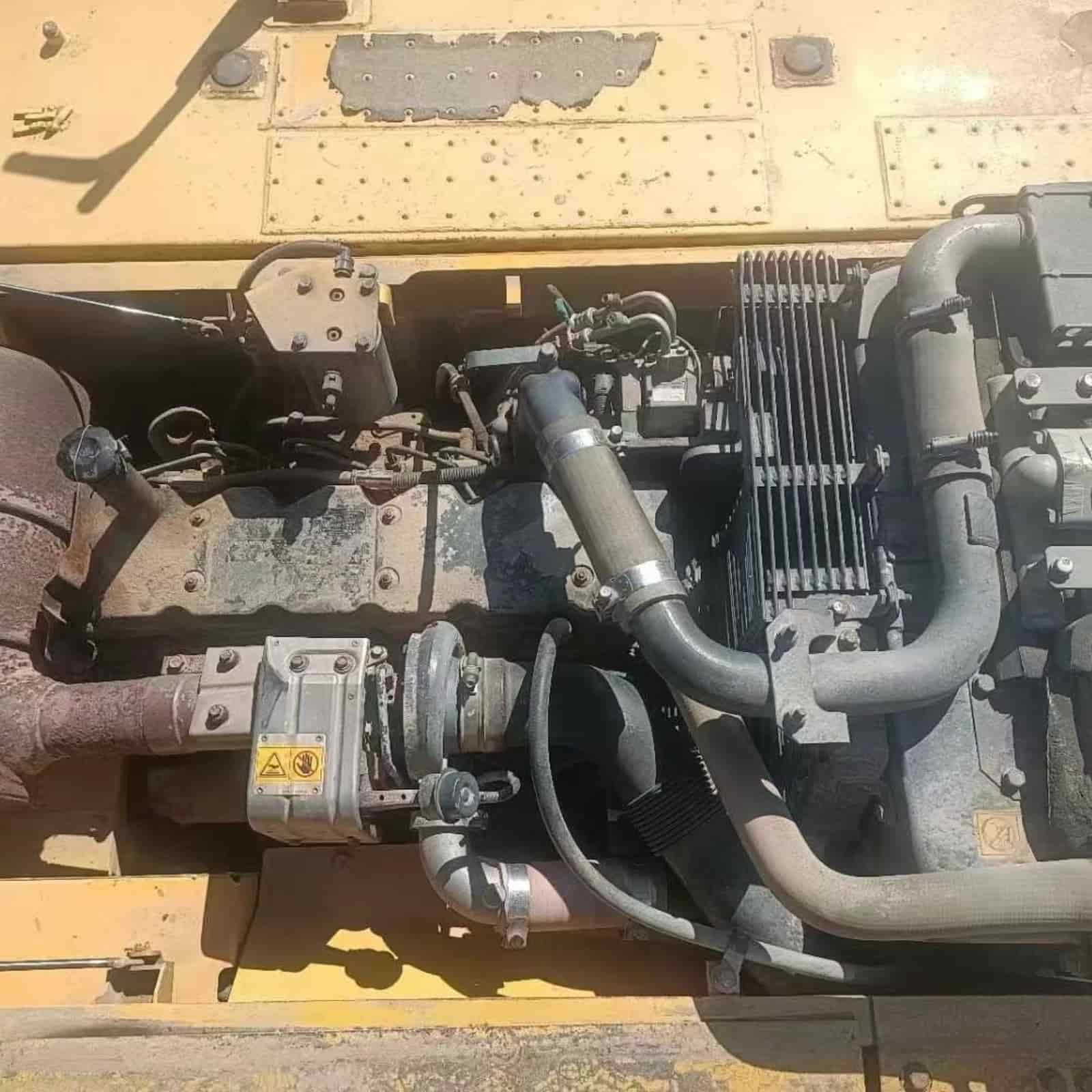 KOMATSU 240-8 Excavator