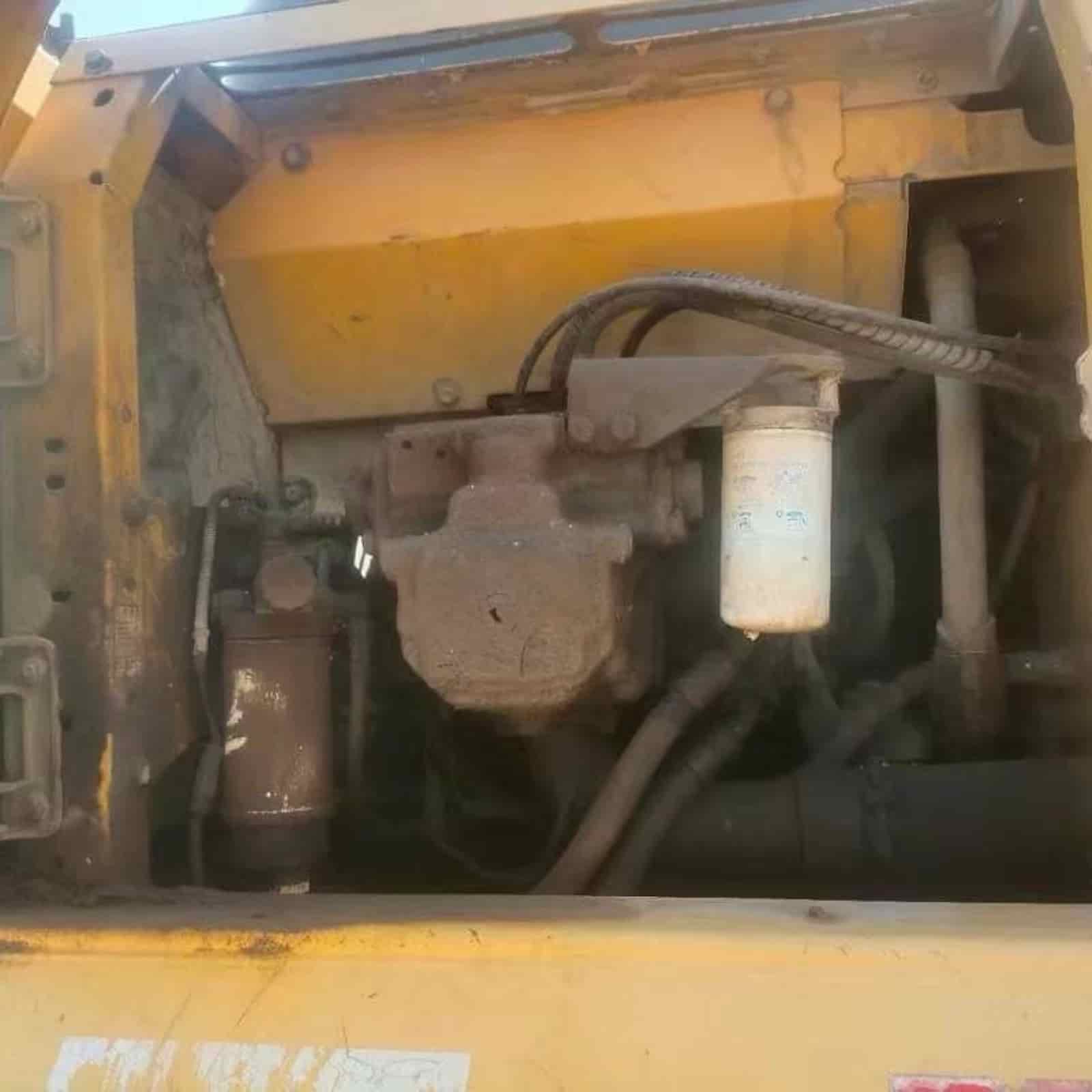 KOMATSU 240-8 Excavator