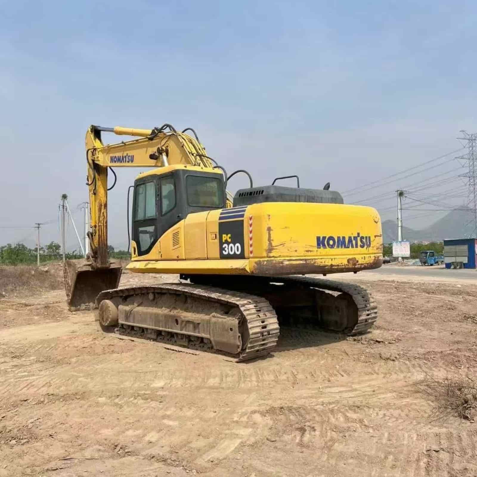 KOMATSU 270-7 Excavator