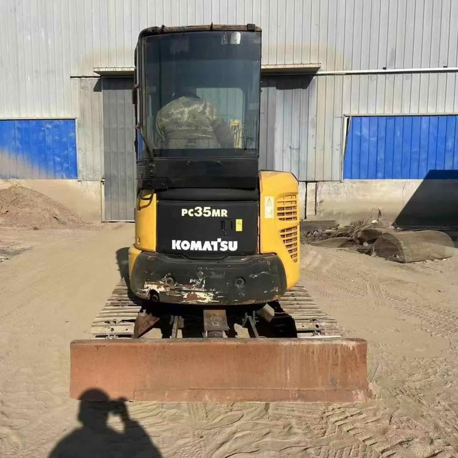 KOMATSU 35 Excavator