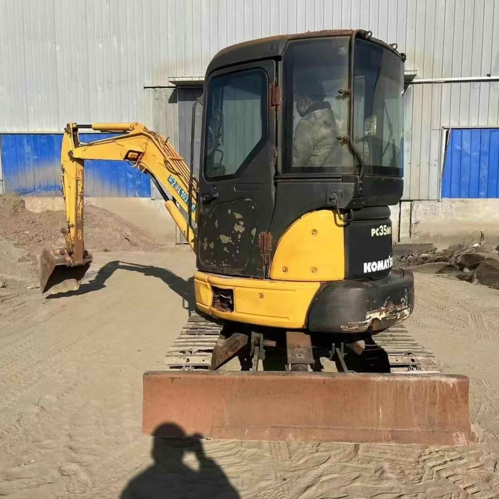 KOMATSU 35 Excavator