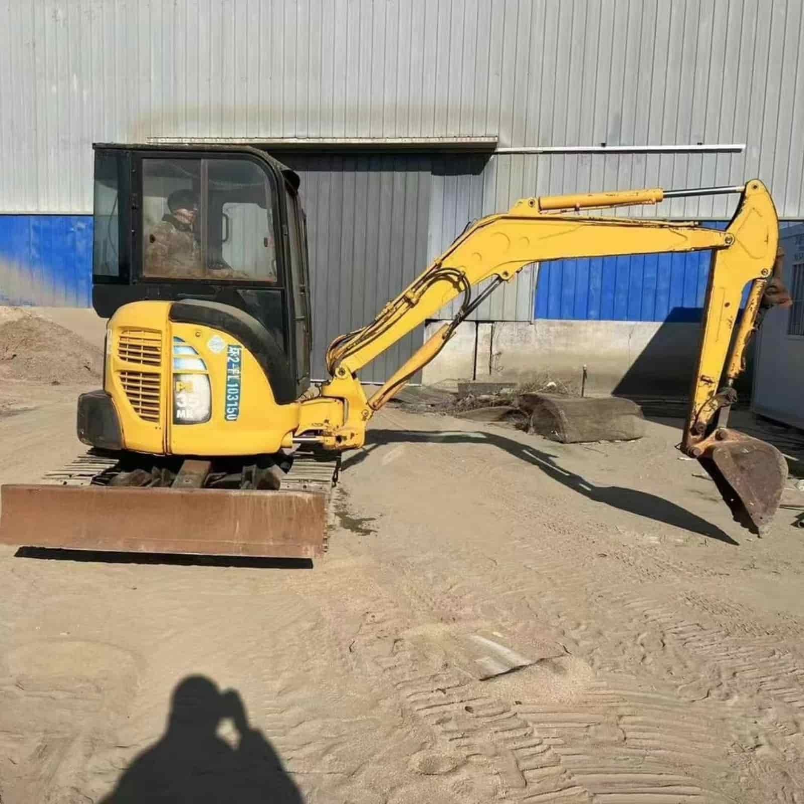 KOMATSU 35 Excavator