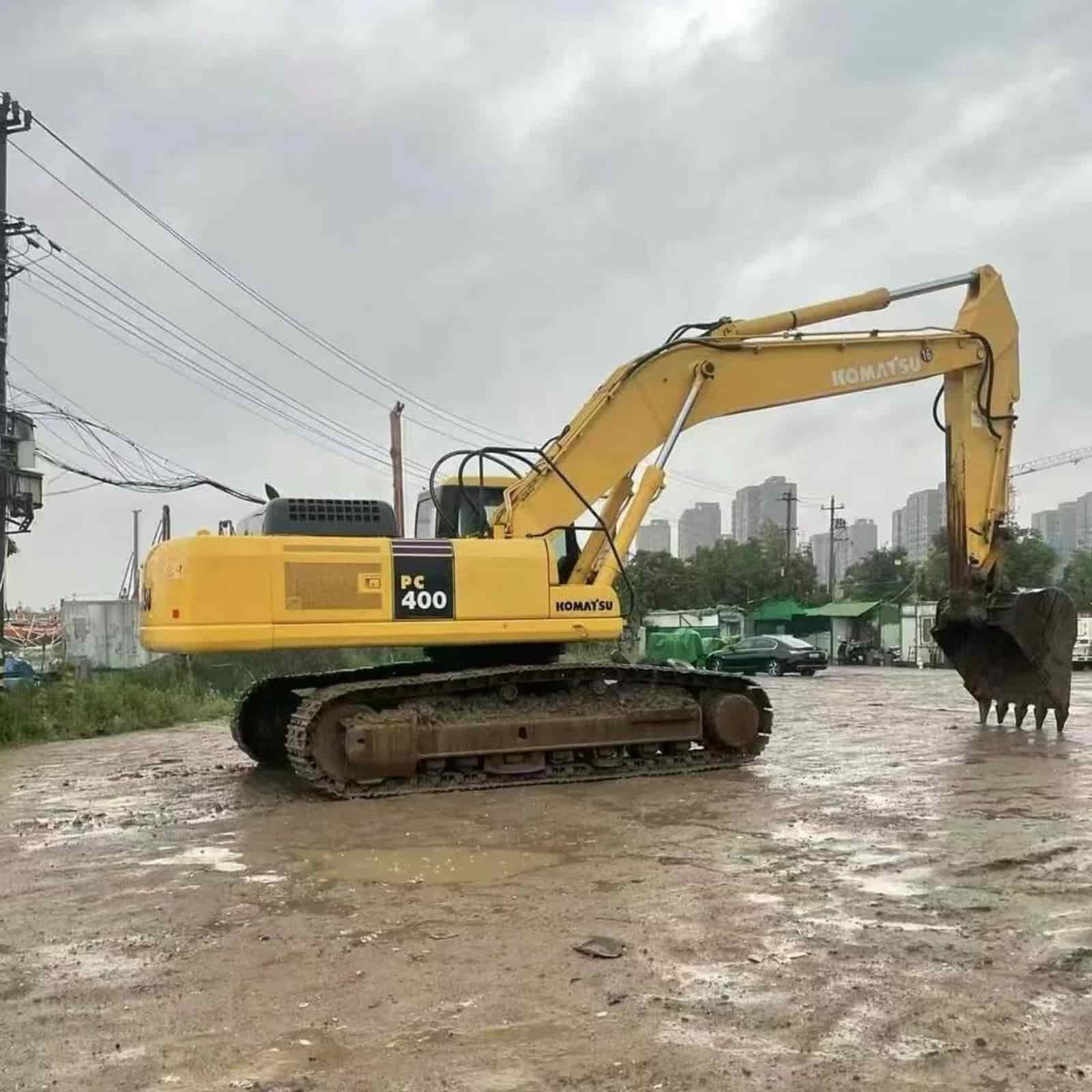 KOMATSU 400-7 Excavator