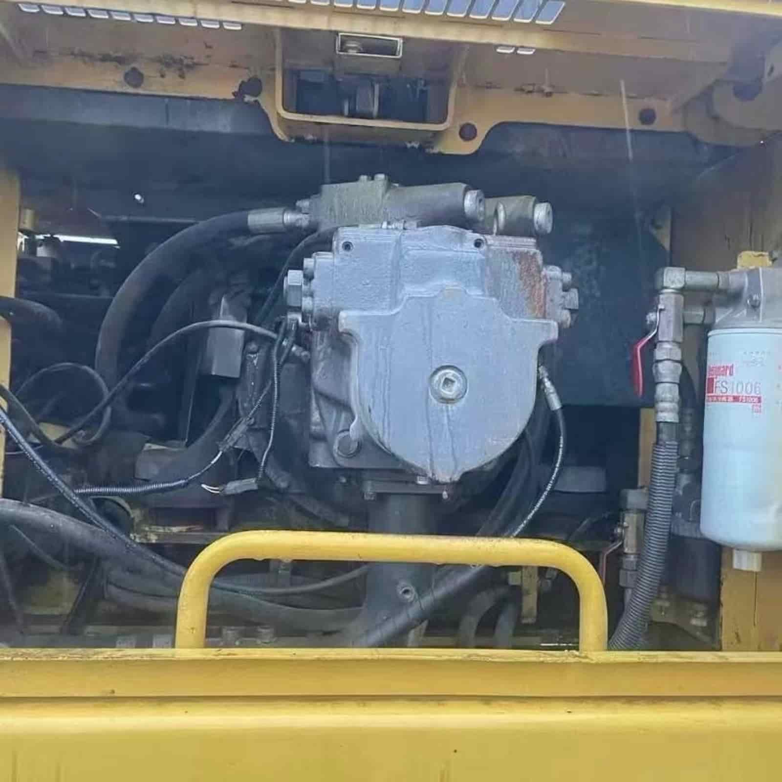 KOMATSU 400-7 Excavator
